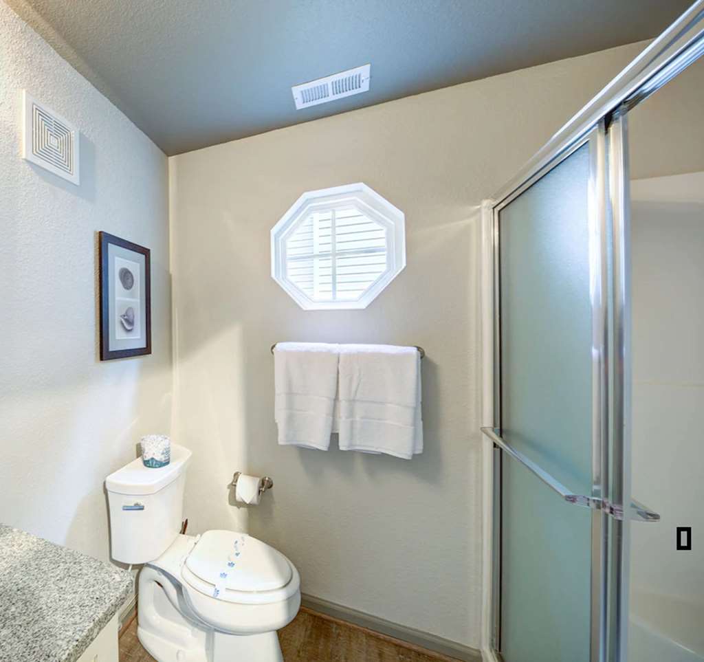 Hilton Vacation Club Beachwoods Kitty Hawk - Tap to explore photos