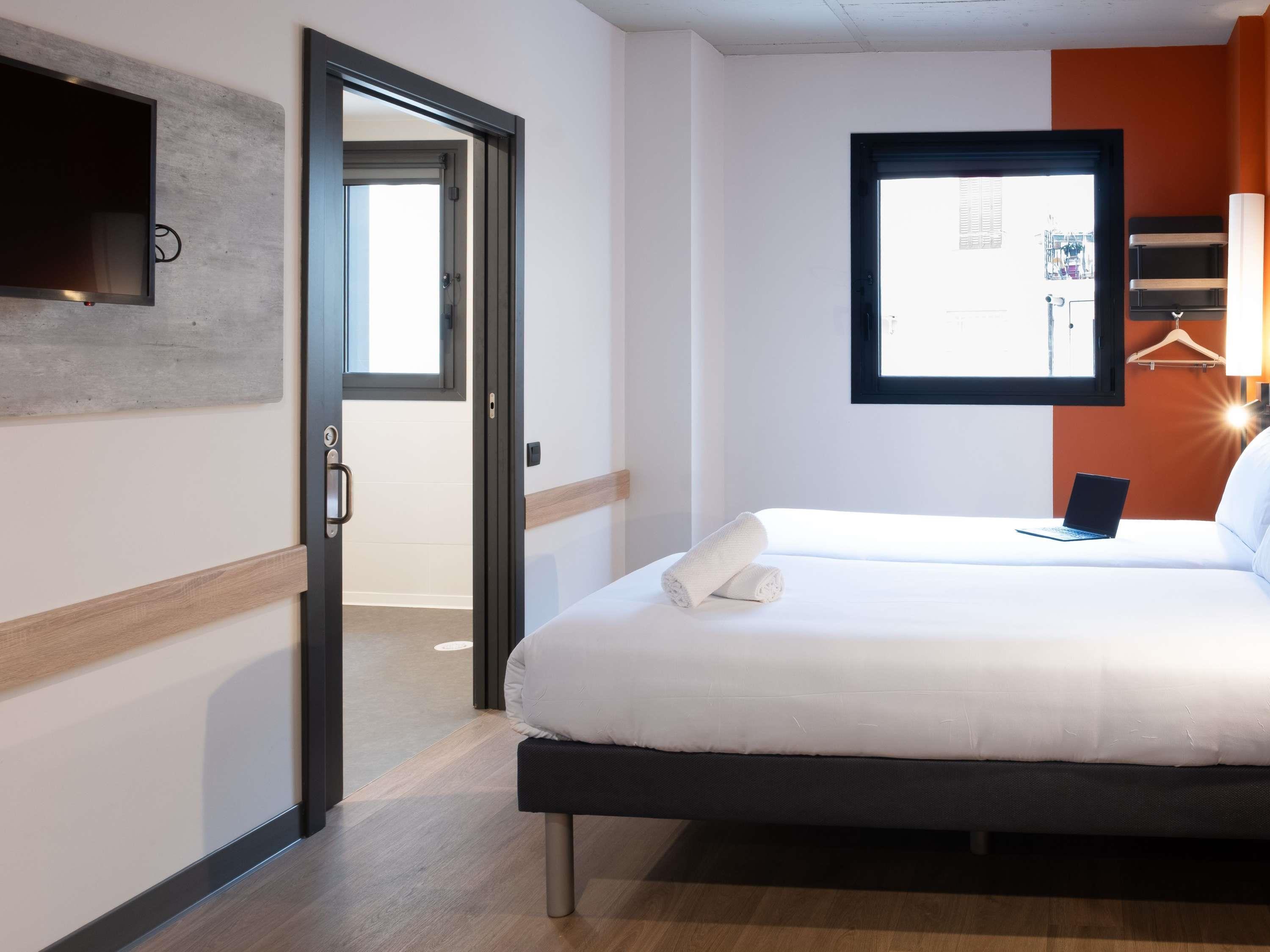 ibis budget Logroño Centro - Tap to explore photos