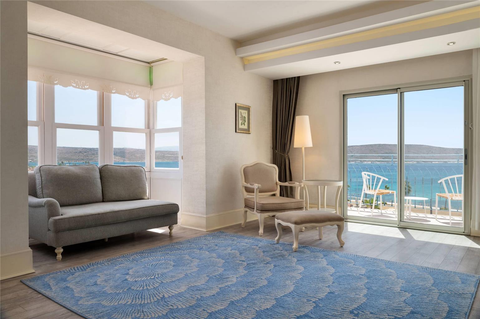 DOLCE CESME ALACATI-guestroom-Guest Room,Suite,On-Site.jpg