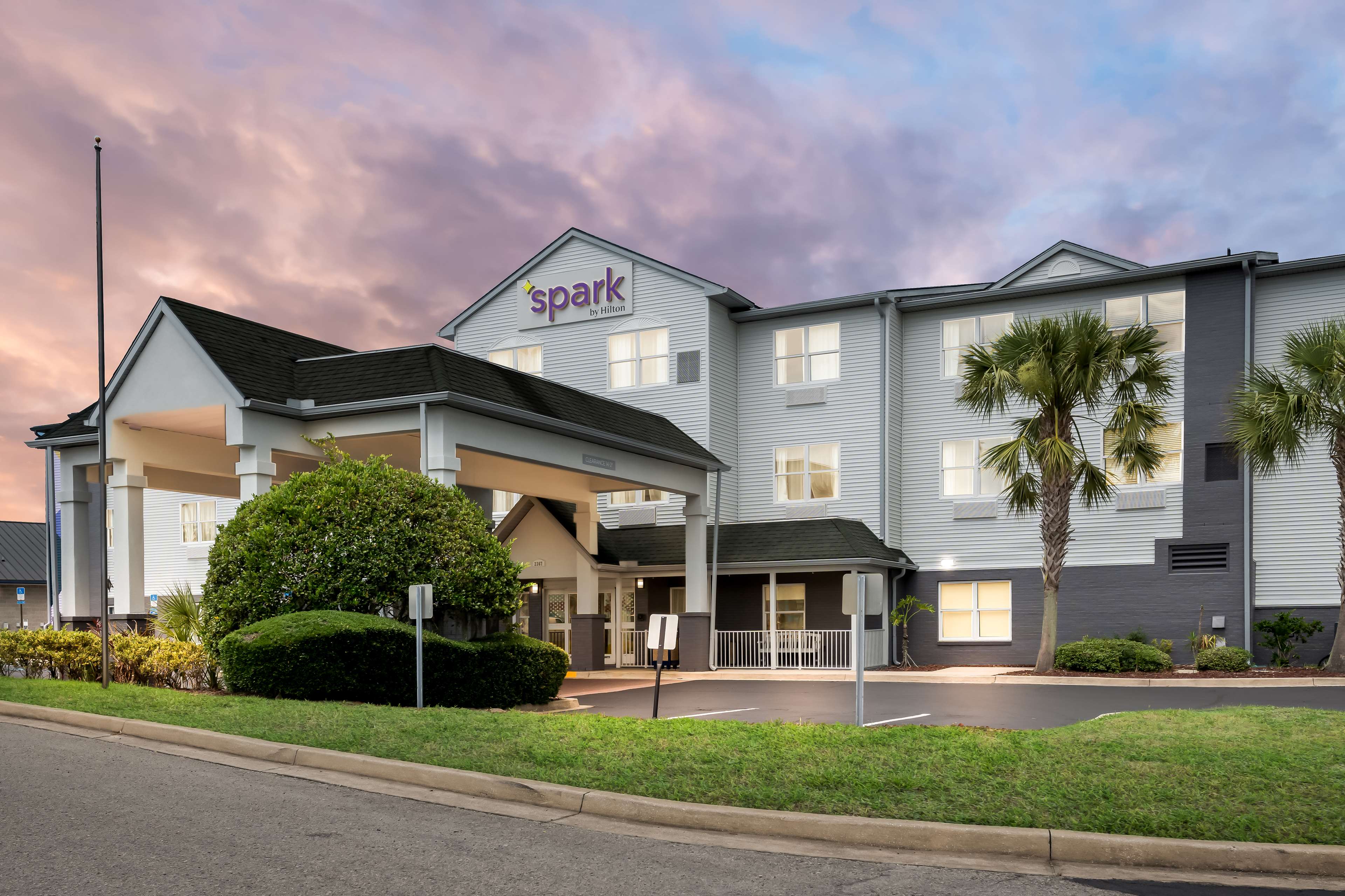 Spark by Hilton St. Augustine I 95 - Tap to explore photos