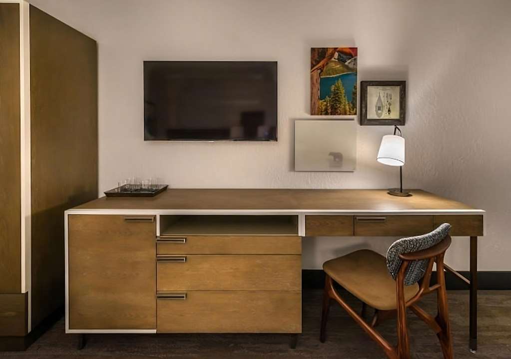 Hotel Becket, BW Signature Collection-guestroom-Guest Room,Guest Room Amenity,On-Site.jpg