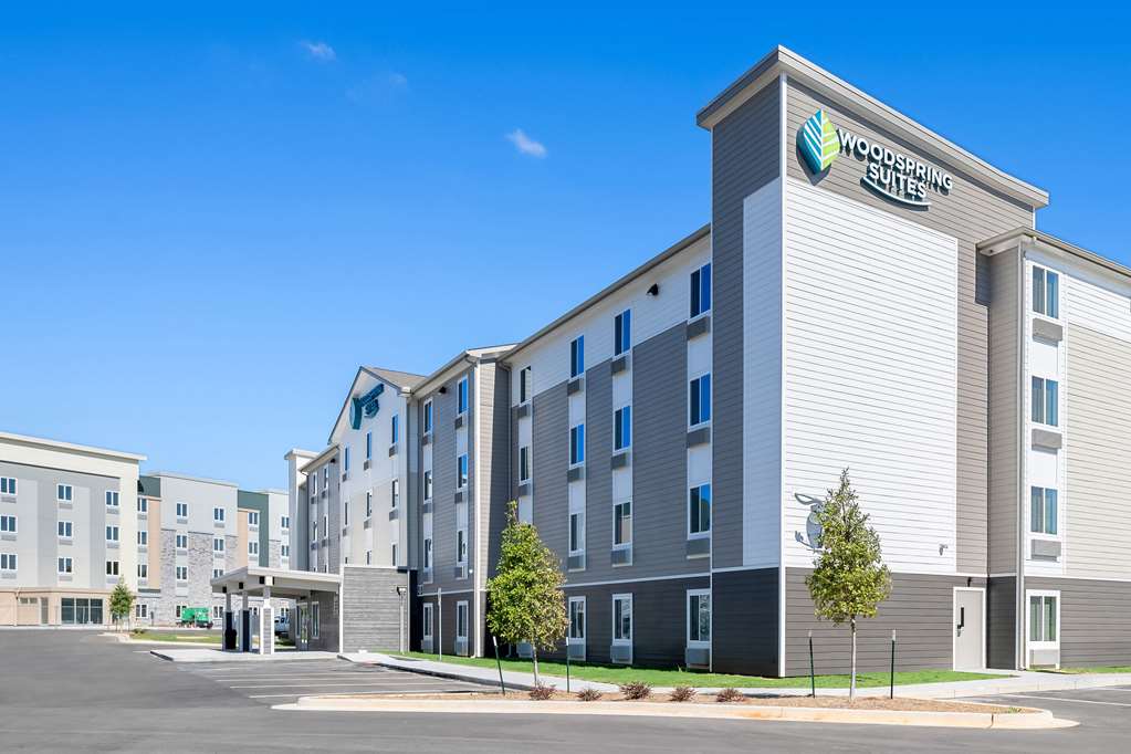 WoodSpring Suites Research Park