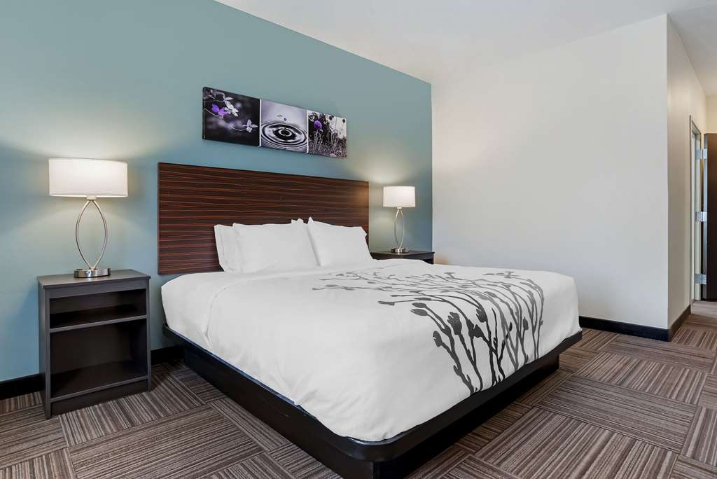 SLEEP INN AND SUITES FORT WALTON BE-guestroom-Guest Room,On-Site.jpg