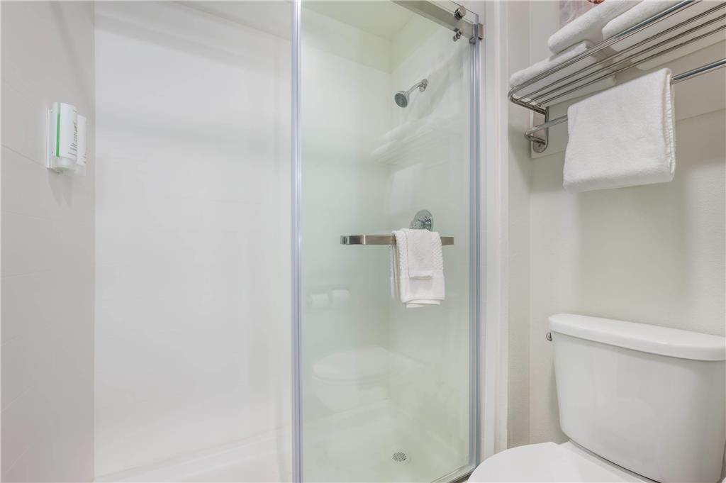 SLEEP INN CHAMPAIGN-guestroom-Guest Room,Bathroom,On-Site.jpg