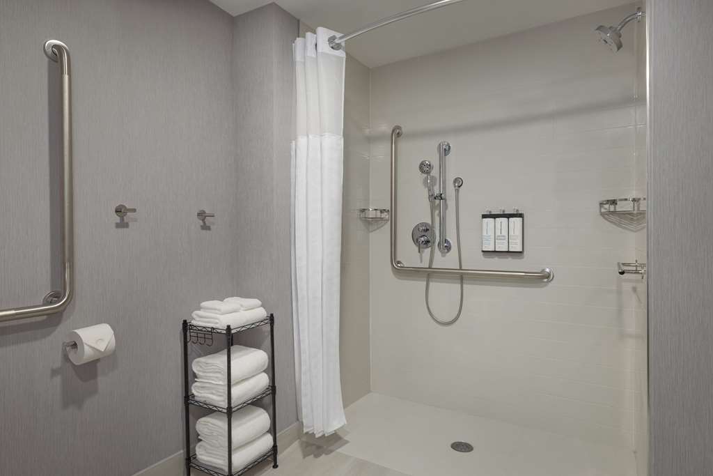 HYATT PLACE WINDSOR-guestroom-Guest Room,Bathroom,On-Site.jpg