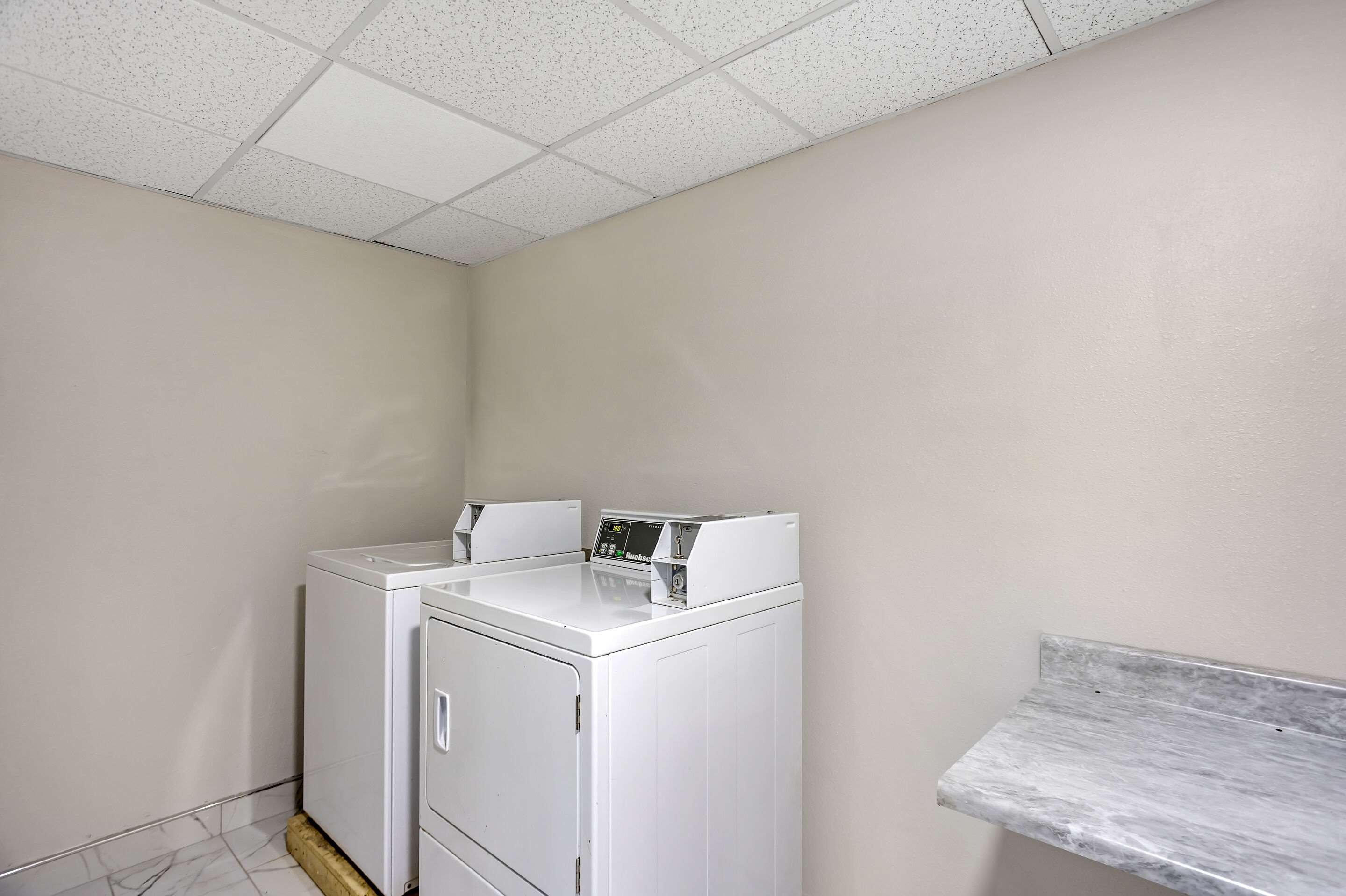 Guest laundry facilities | Comfort Inn & Suites Harrisburg-Hershey North