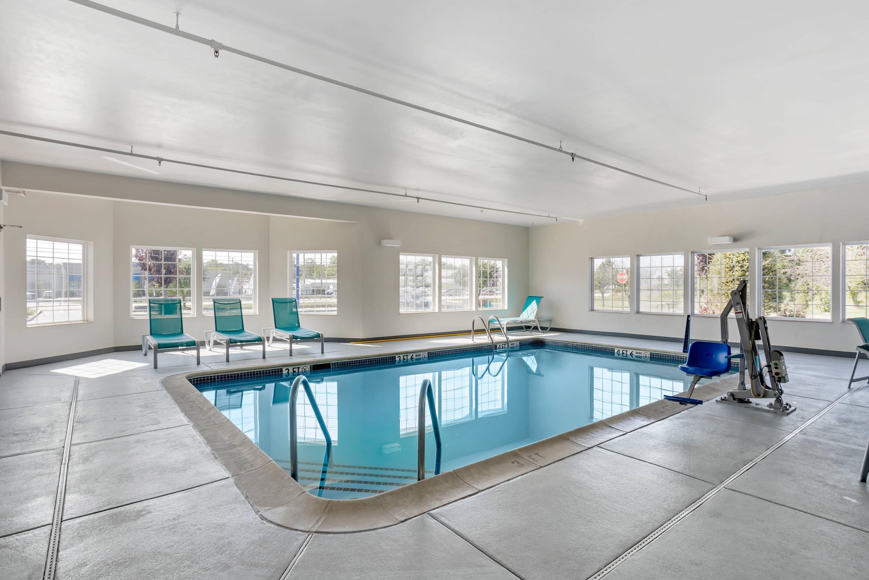 Indoor pool | Comfort Inn & Suites Harrisburg-Hershey North