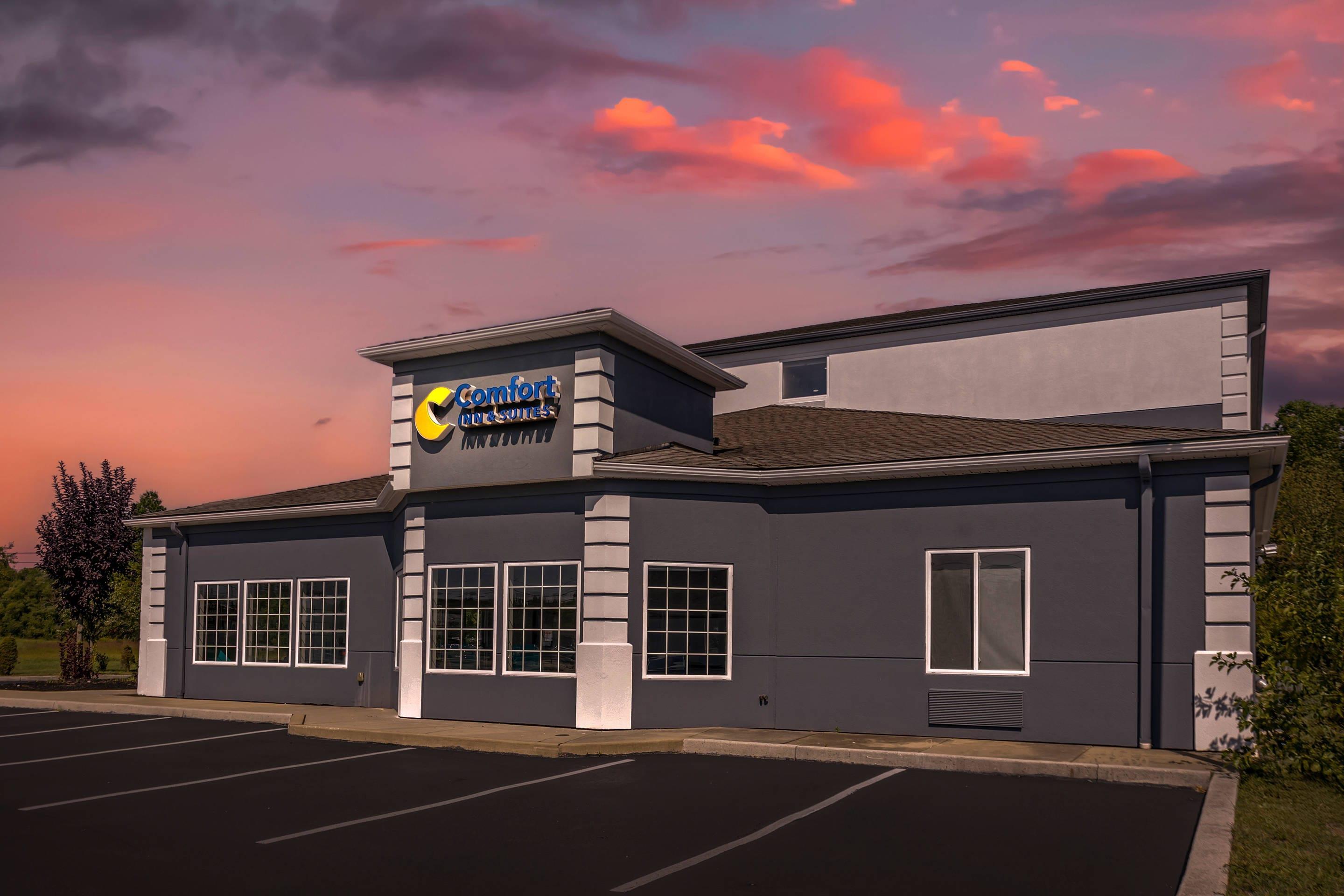 Twilight | Comfort Inn & Suites Harrisburg-Hershey North