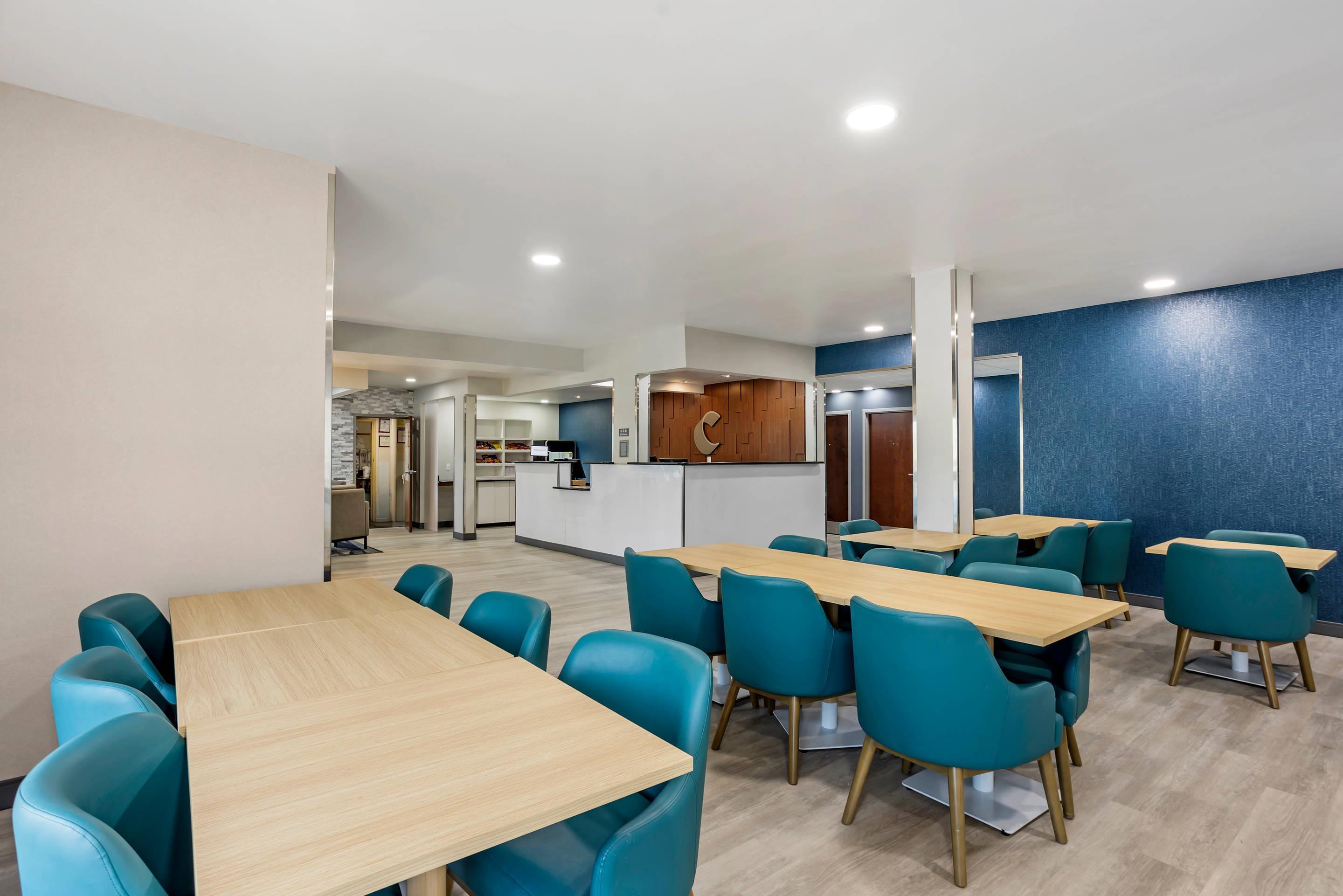 Breakfast area | Comfort Inn & Suites Harrisburg-Hershey North