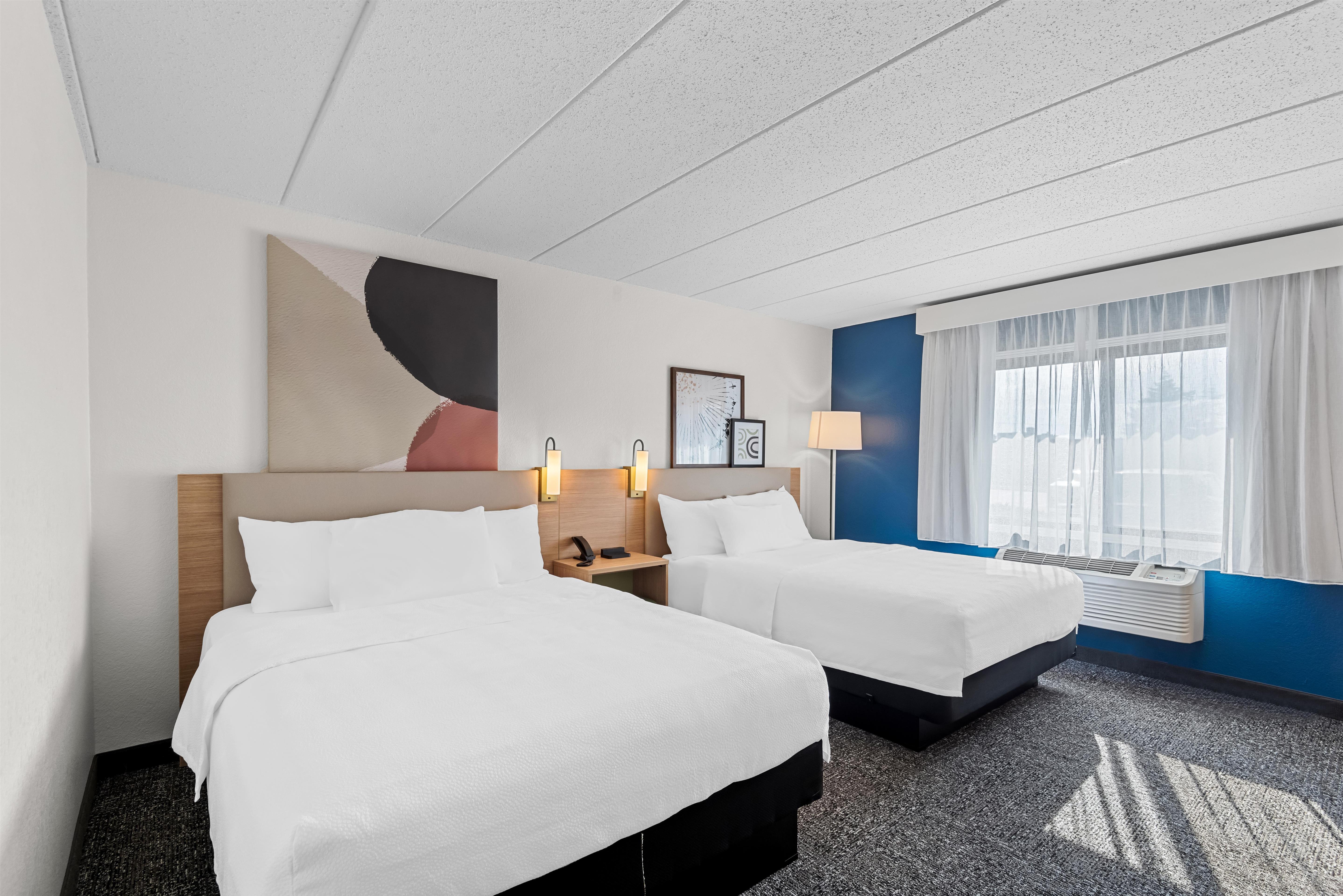 Spark by Hilton Cedar Falls Room Type - 2 QUEEN HEARING ACCESSIBLE