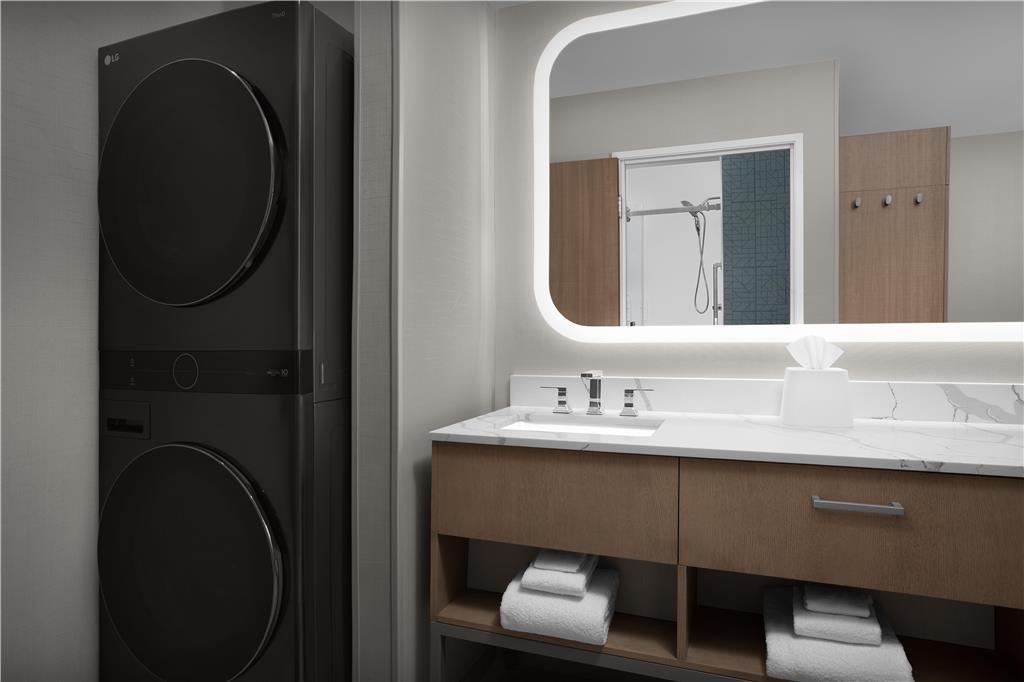HOMEWOOD SUITES SANTA MARIA-guestroom-Guest Room,Bathroom,On-Site.jpg