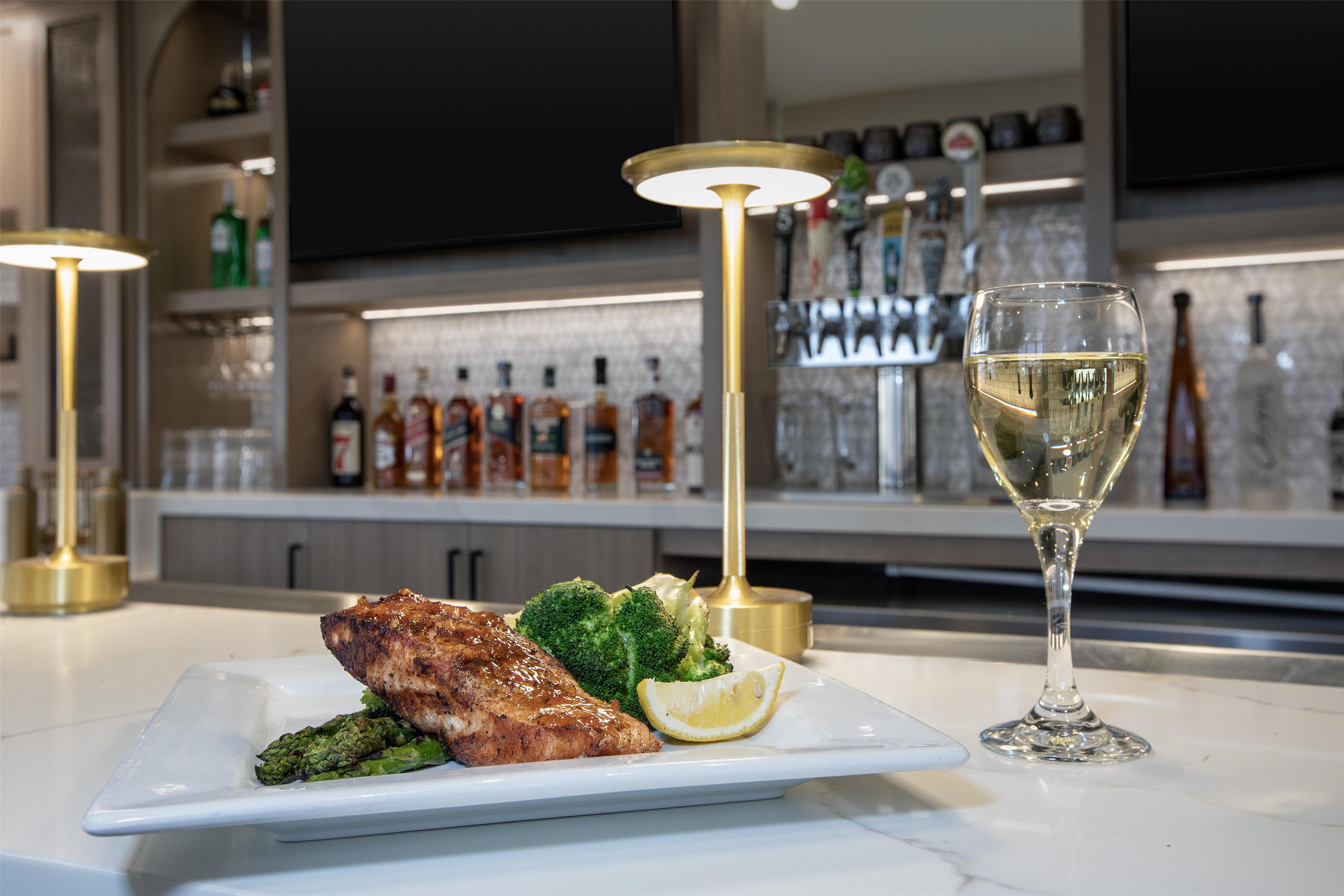 Restaurant | Homewood Suites by Hilton Santa Maria
