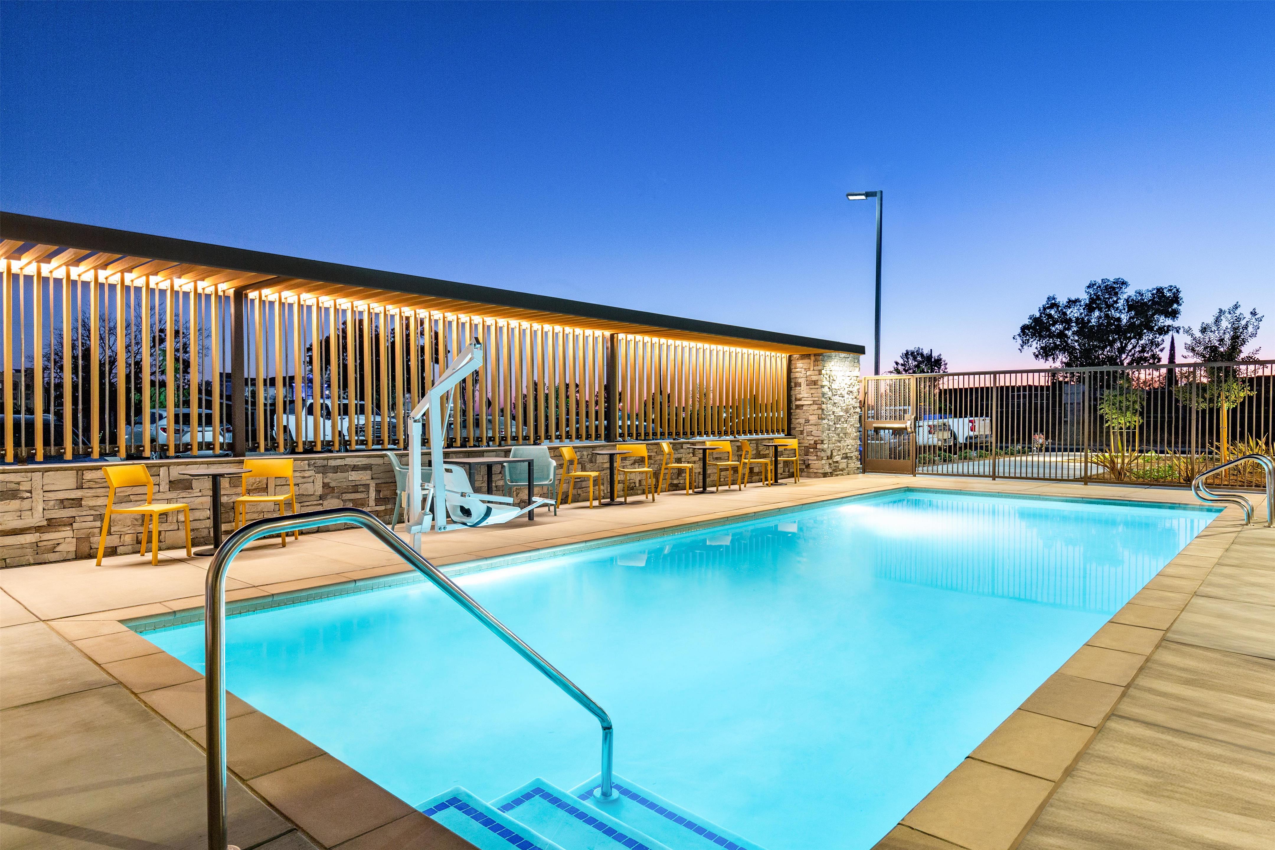 Pool | Home2 Suites By Hilton Fresno Northwest