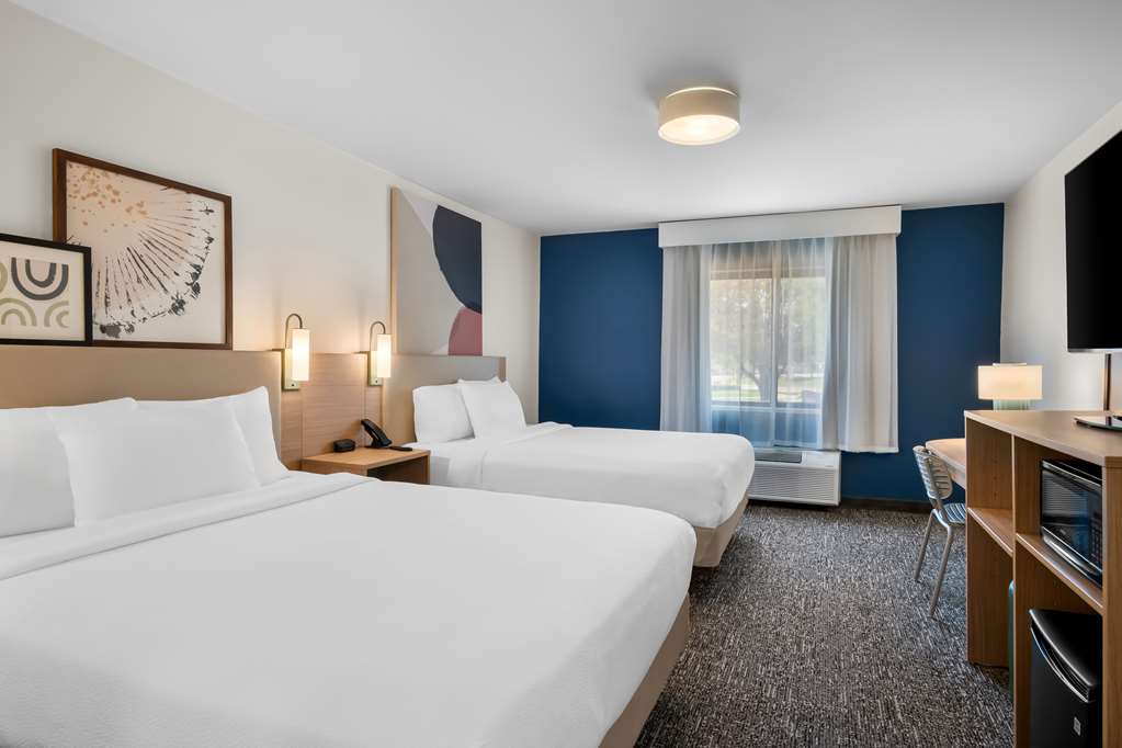SPARK BY HILTON GRAPEVINE DFW NORTH-guestroom-Guest Room,On-Site.jpg