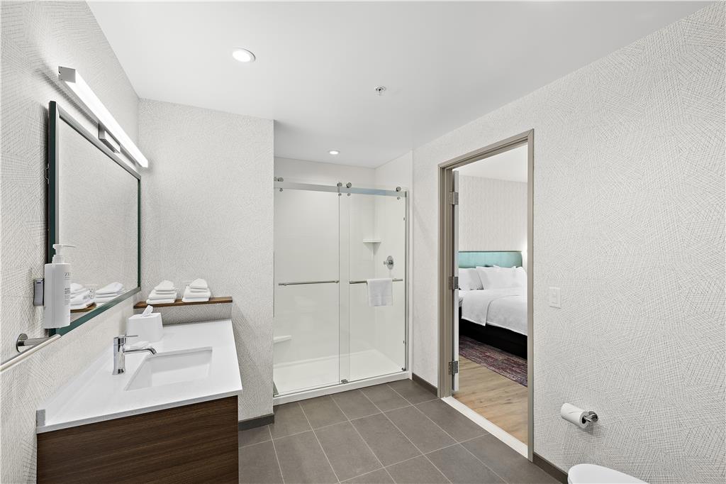 HOME2 SUITES RIVERSIDE DOWNTOWN-guestroom-Guest Room,Bathroom,On-Site.jpg
