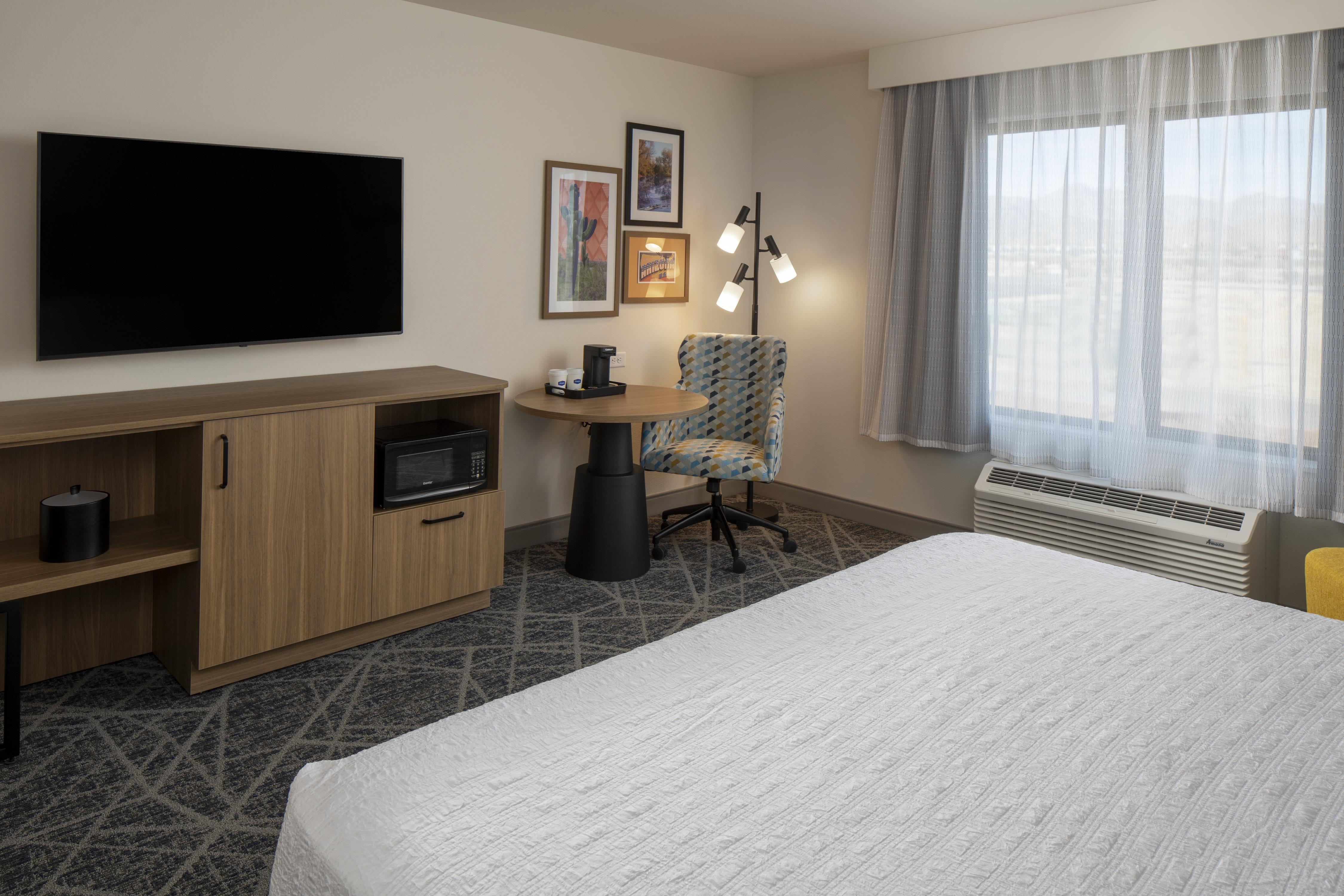 Hampton Inn & Suites by Hilton Buckeye Phoenix Room Type - 1 KING MICROWV FRIDGE