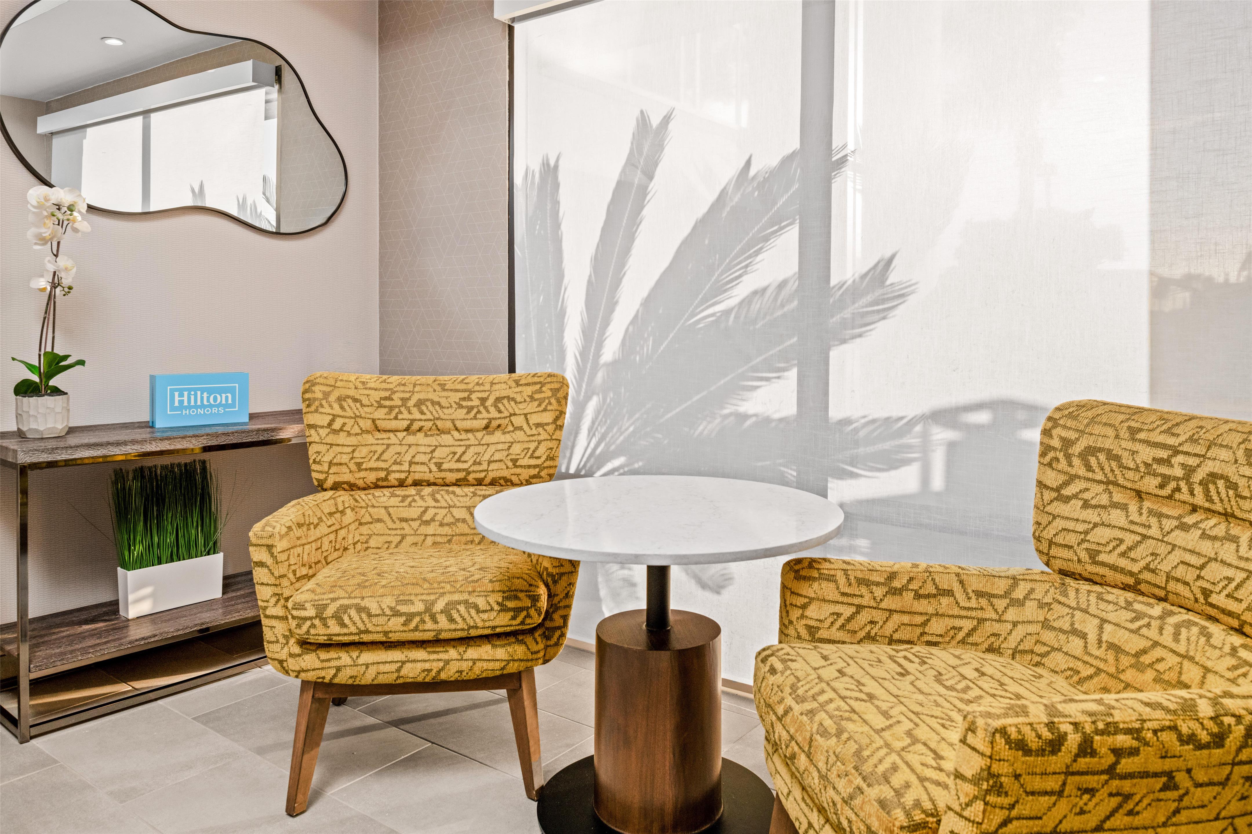 Lobby | Hampton Inn by Hilton Costa Mesa Newport Beach