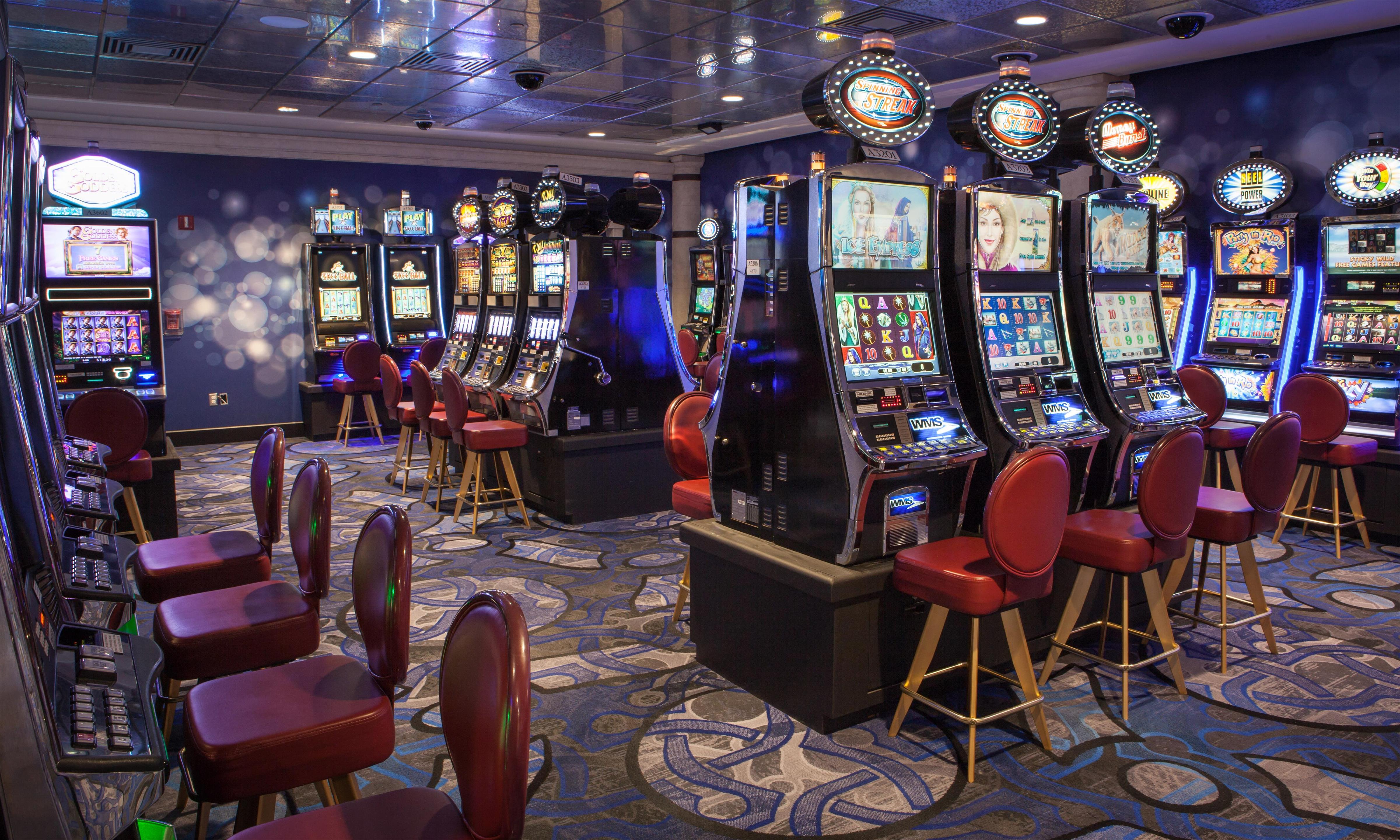 Casino | The Brock Niagara Falls Fallsview, Tapestry by Hilton