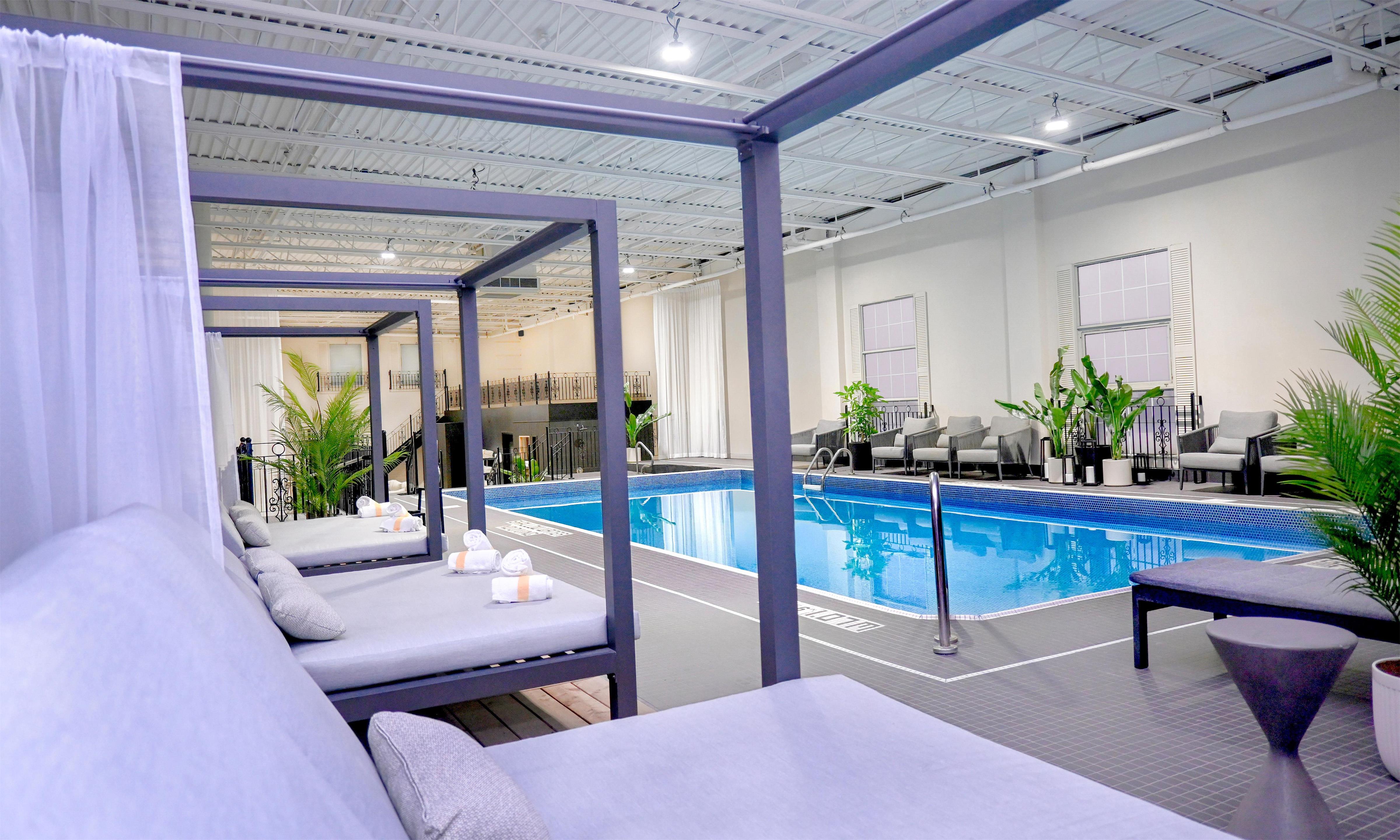 Pool | The Brock Niagara Falls Fallsview, Tapestry by Hilton