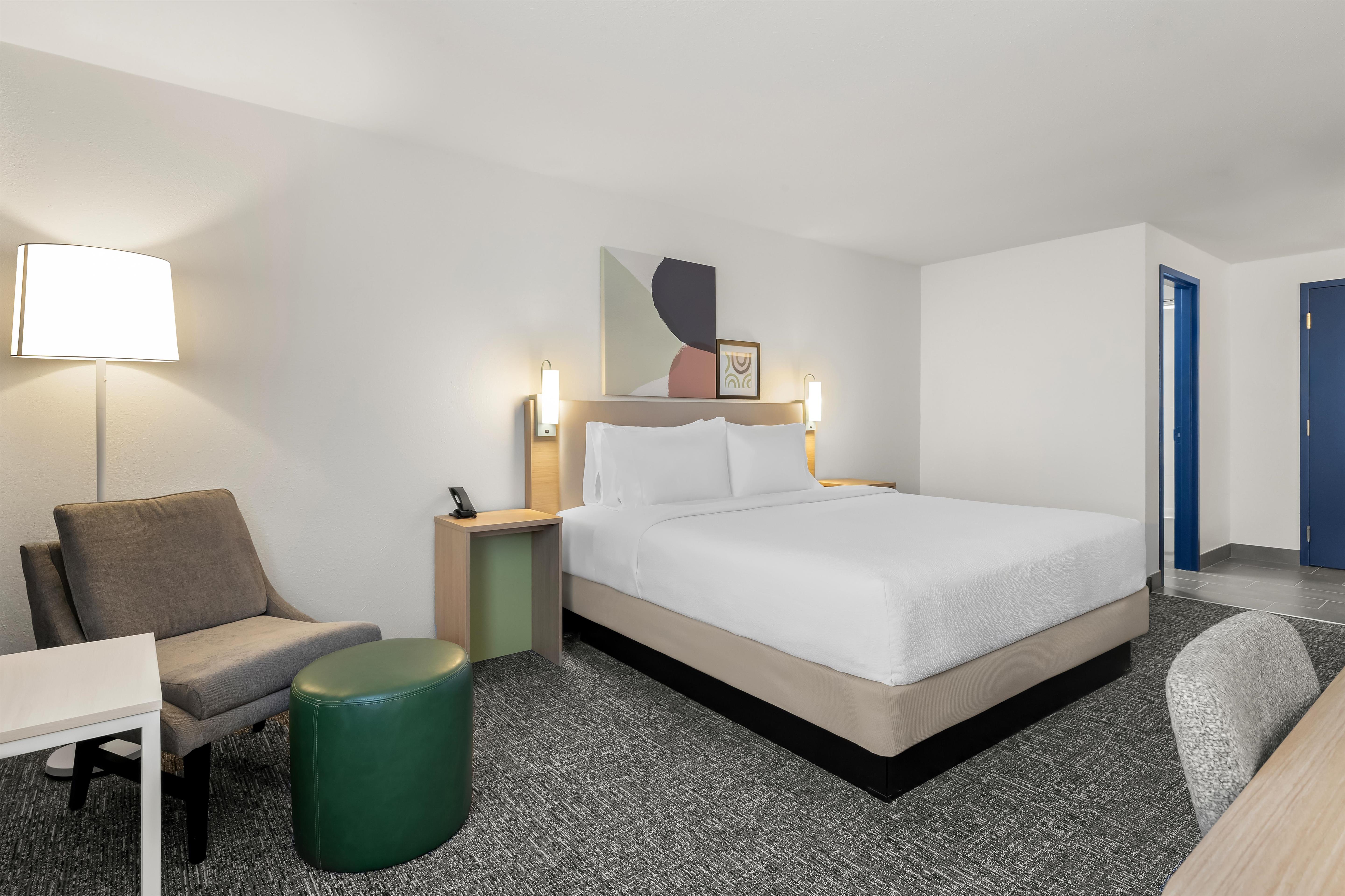 Spark by Hilton Muskogee Room Type - 1 KING BED