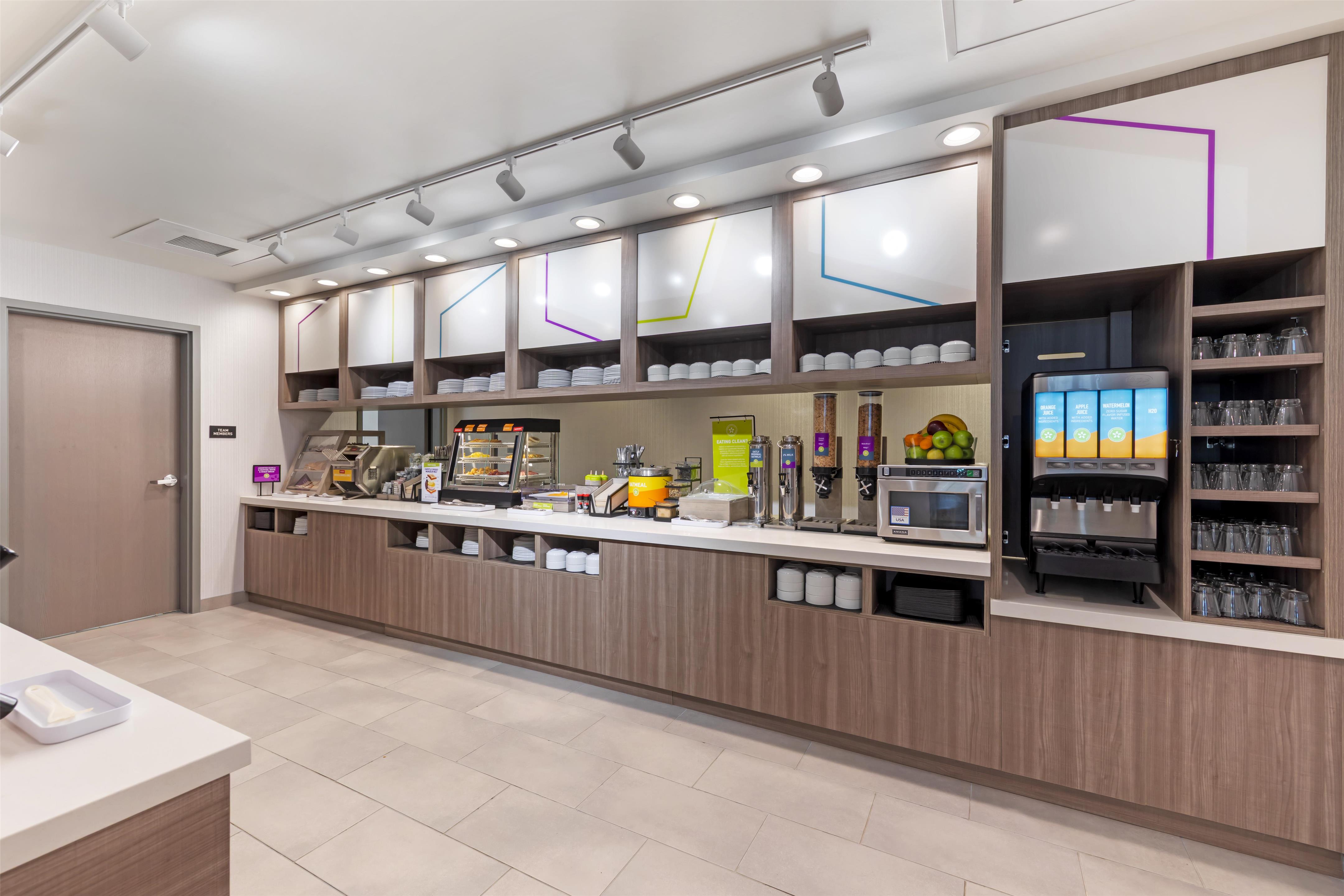 Breakfast Area | Home2 Suites By Hilton Calera