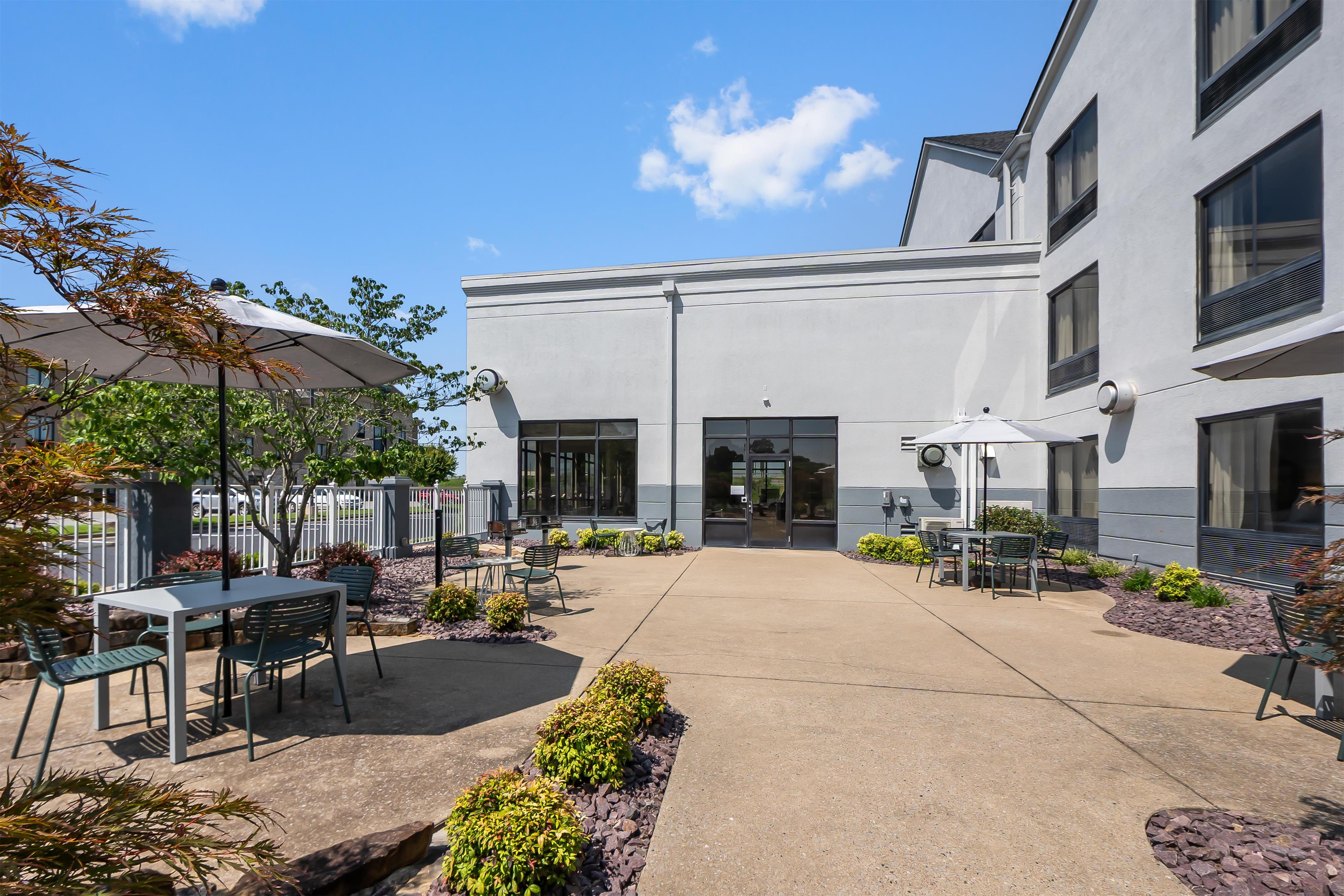 Exterior | Spark by Hilton Paducah