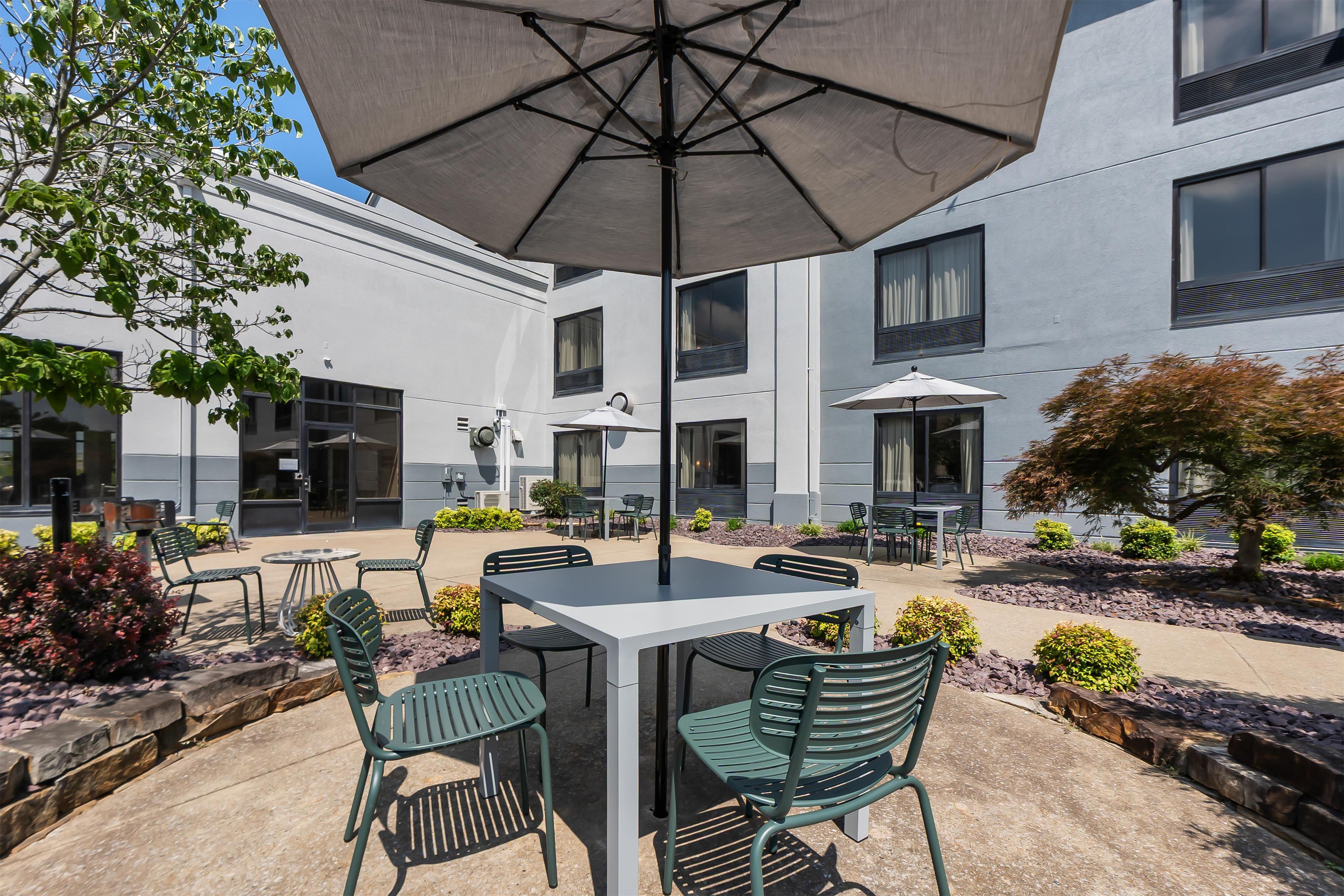 Exterior | Spark by Hilton Paducah