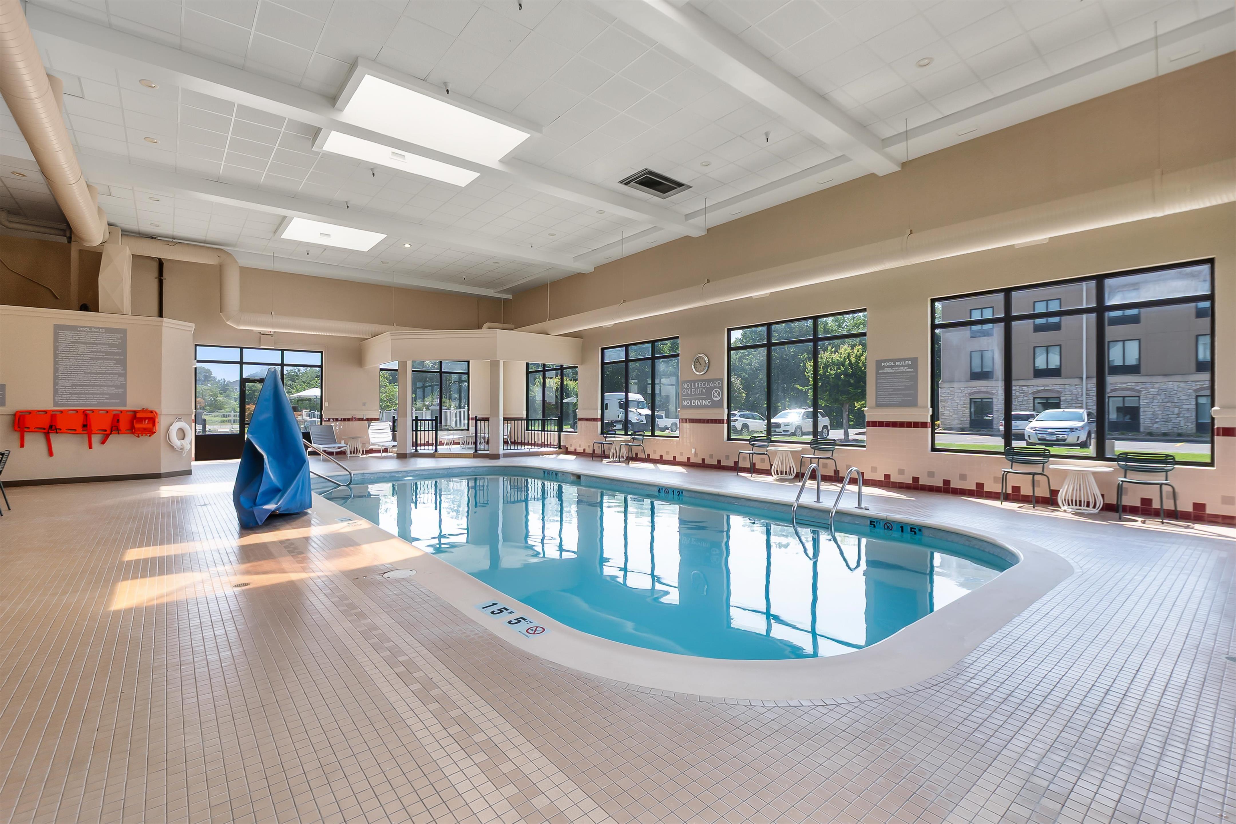 Pool | Spark by Hilton Paducah