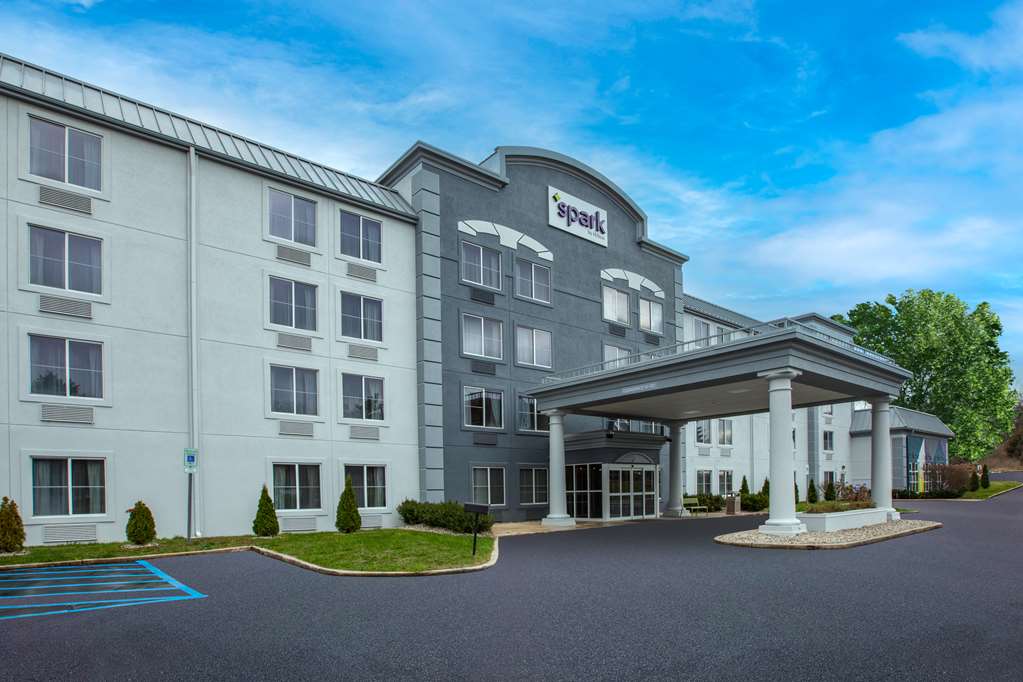 Spark by Hilton Walker Grand Rapids N