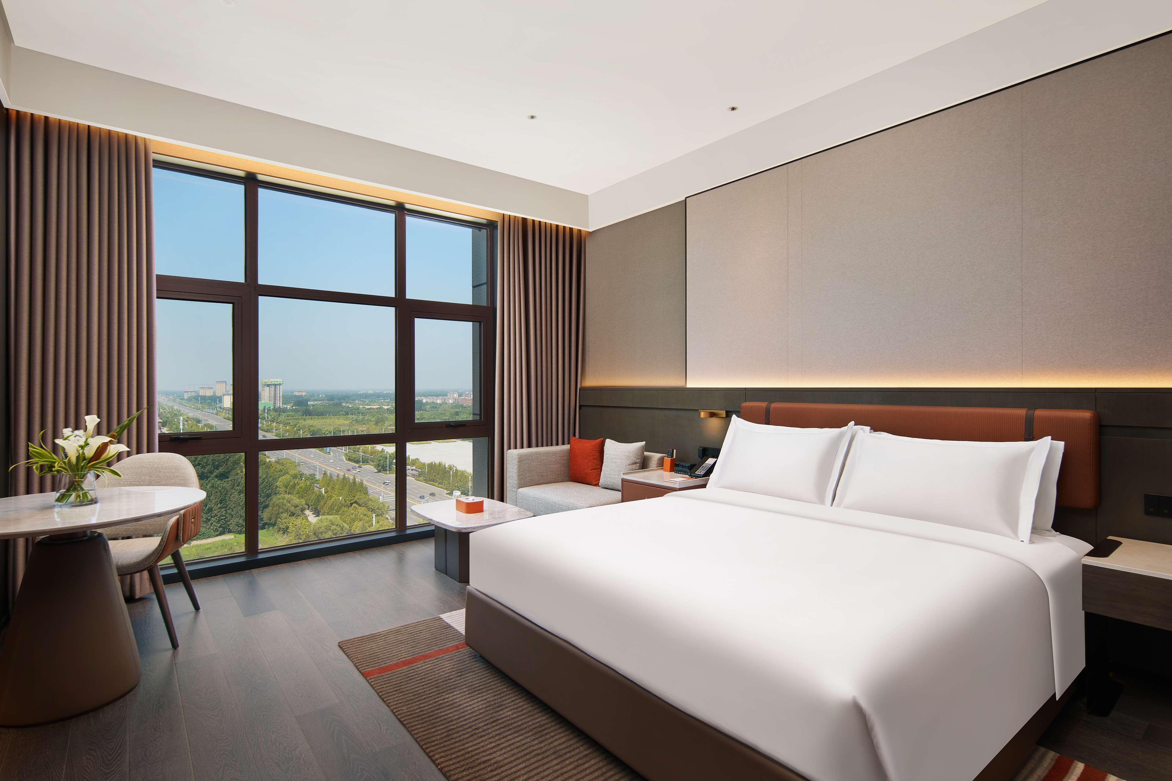 DoubleTree by Hilton Kaifeng Room Type - KING GUEST ROOM HIGH FLOOR