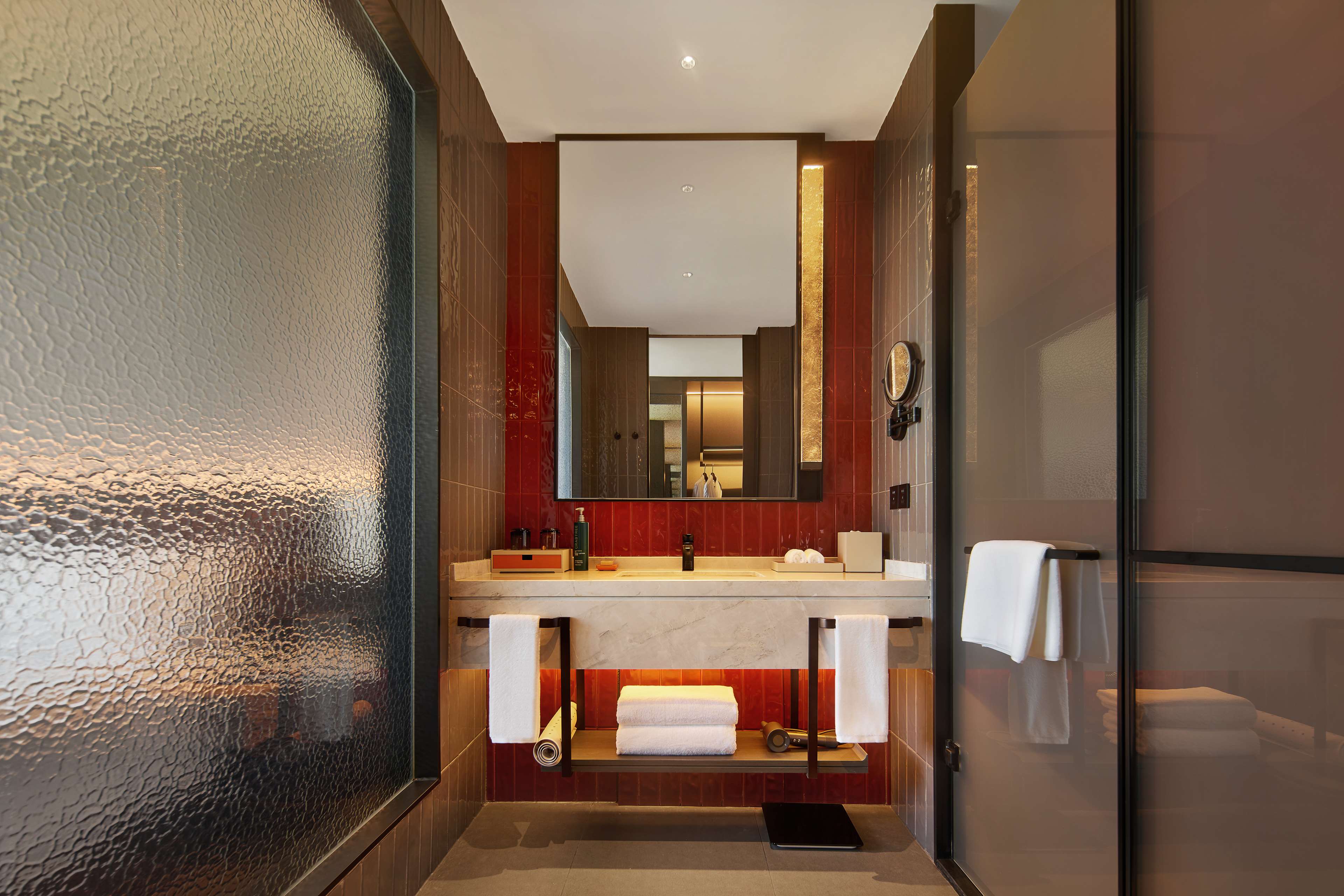 DoubleTree by Hilton Kaifeng Room Type - TWIN GUEST ROOM