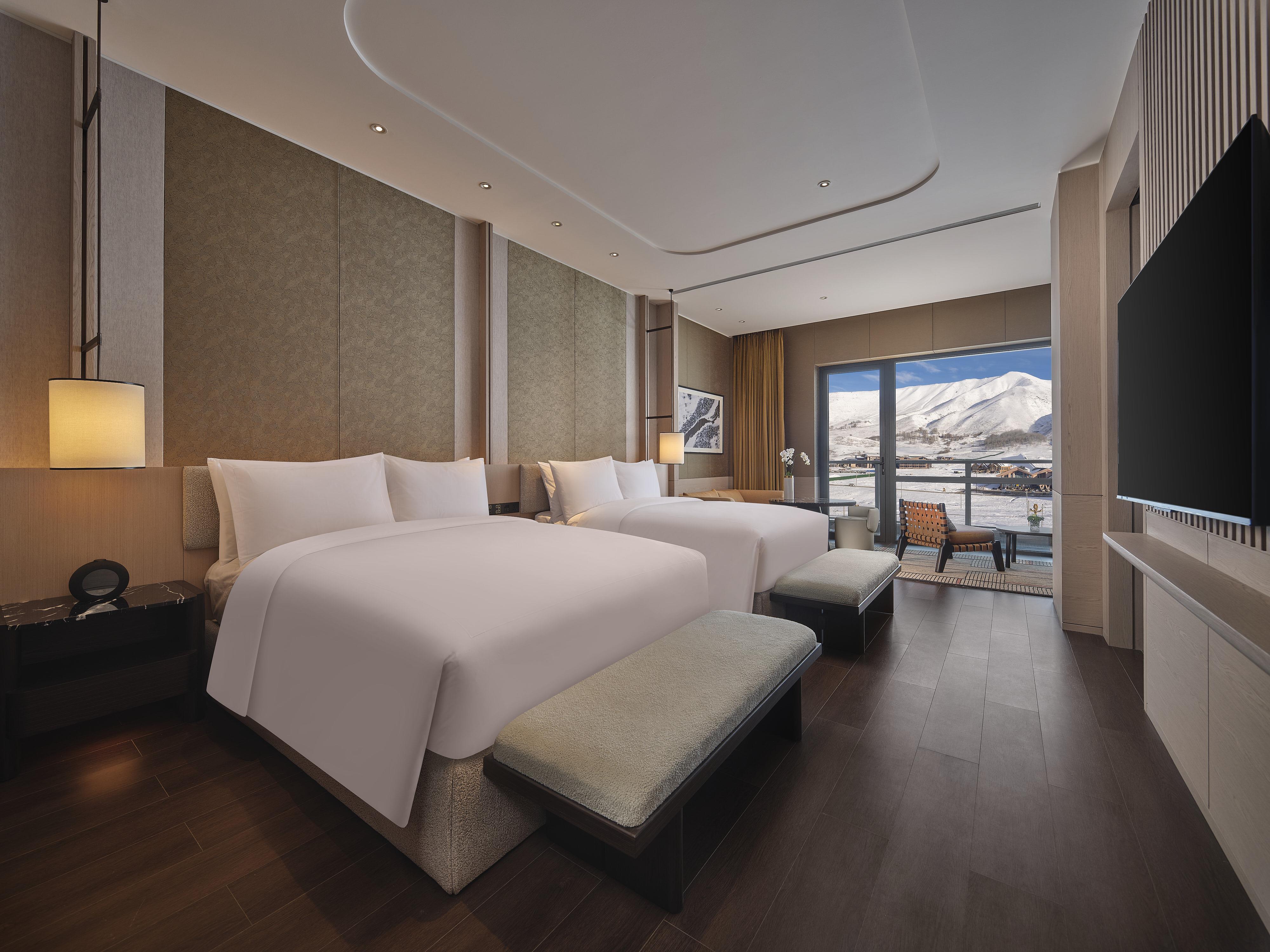 Conrad Altay Hemu Room Type - 2 QUEEN EXE RM MOUNT VIEW