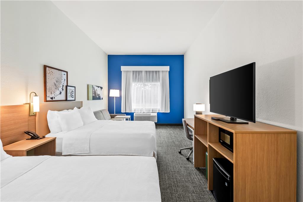 SPARK BY HILTON DULUTH-guestroom-Guest Room,On-Site.jpg