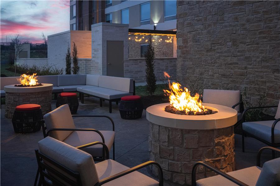 Patio/Terrace,On-Site,Outdoor/Exterior,Property Amenity