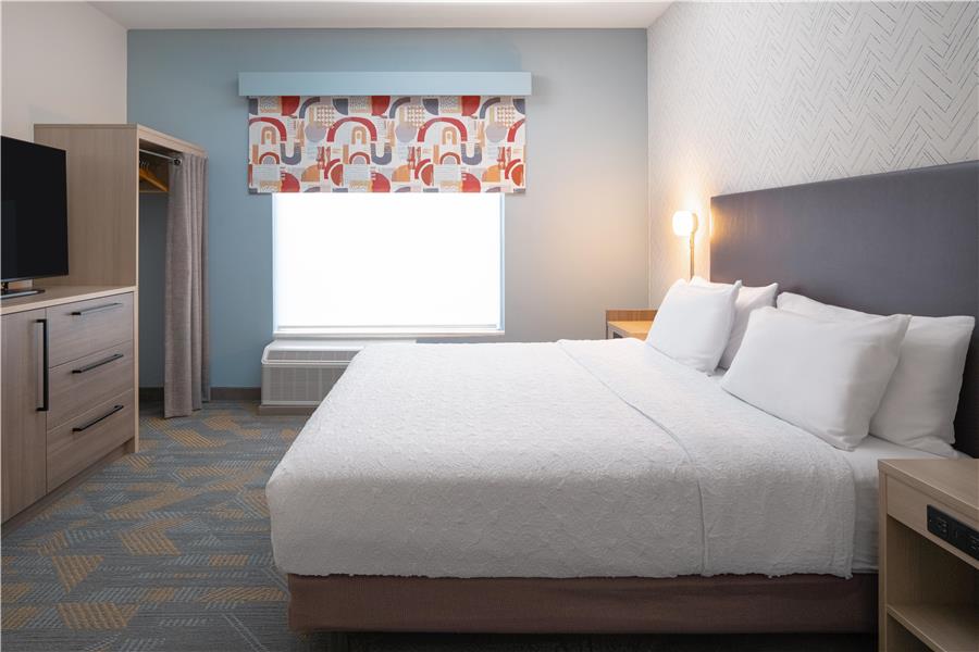 Guest Room,Bed,On-Site