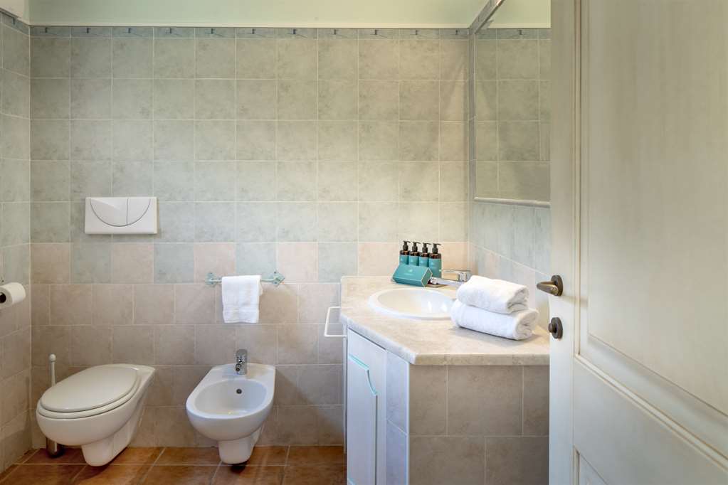 VERIDIA RESORT SARDINIA A MEMBER OF-guestroom-Guest Room,Bathroom,On-Site.jpg