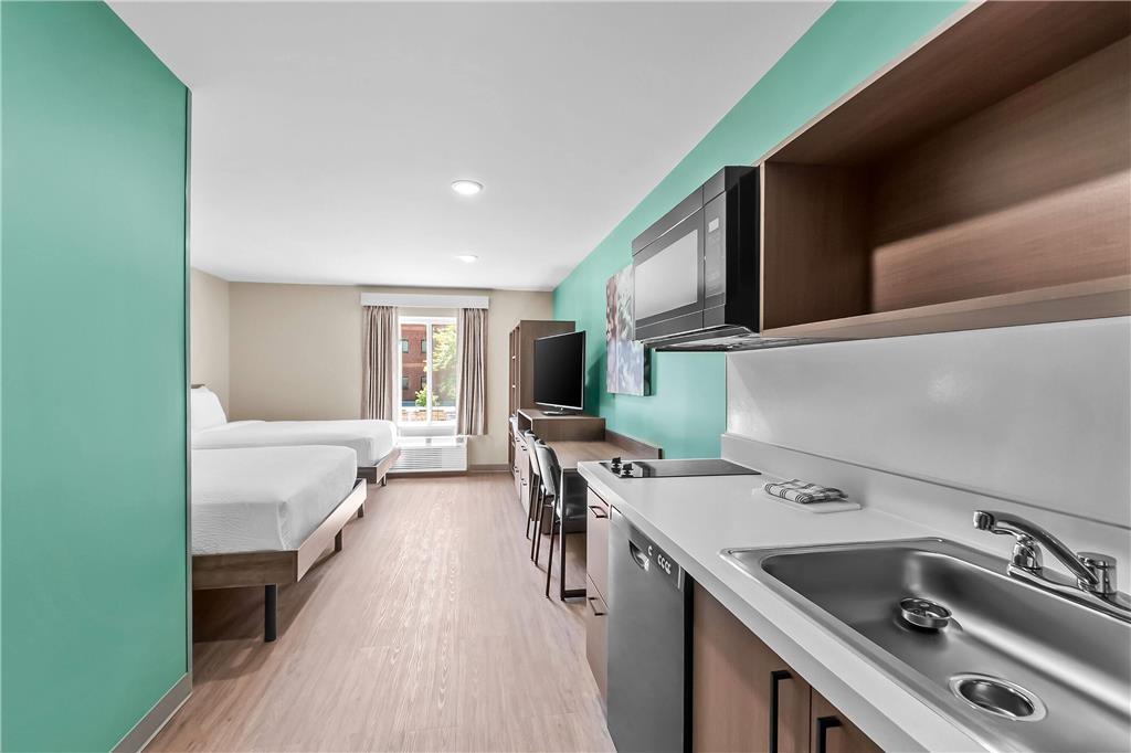 ECHO SUITES STERLING-guestroom-Guest Room,Suite,On-Site.jpg