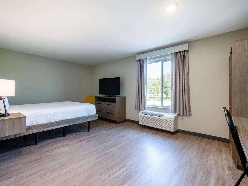 ECHO STES EXT STAY SPARTANBURG-guestroom-Guest Room,On-Site.jpg