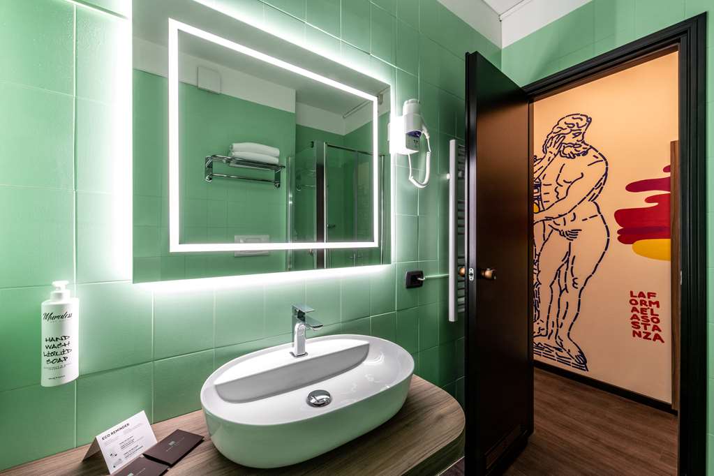 Muraless Art Hotel, WorldHotels Crafted-guestroom-Guest Room,Bathroom,On-Site.jpg