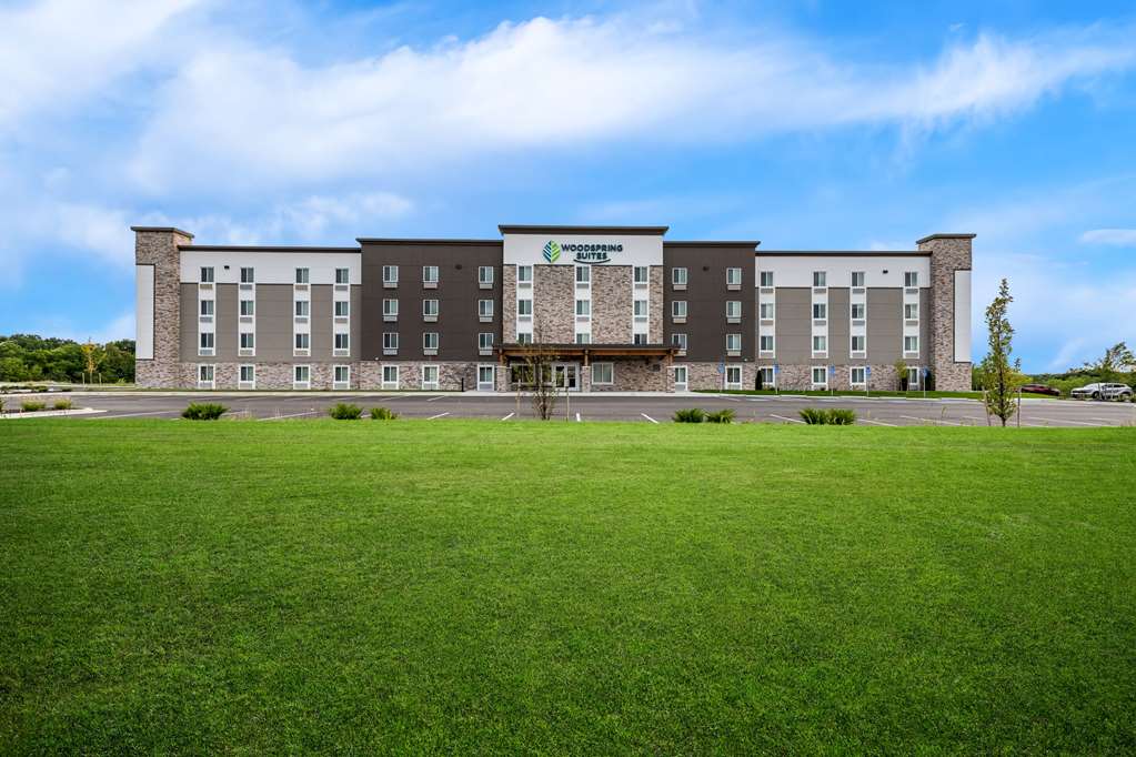 WoodSpring Suites Kansas City Airport