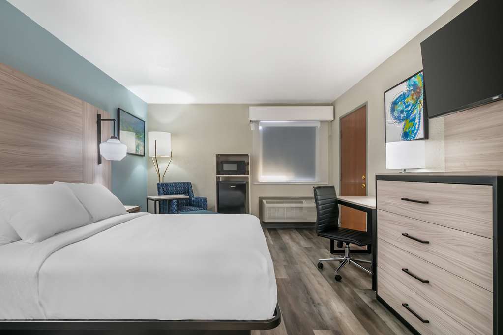 Best Western Park City Wichita North-guestroom-Guest Room,On-Site.jpg
