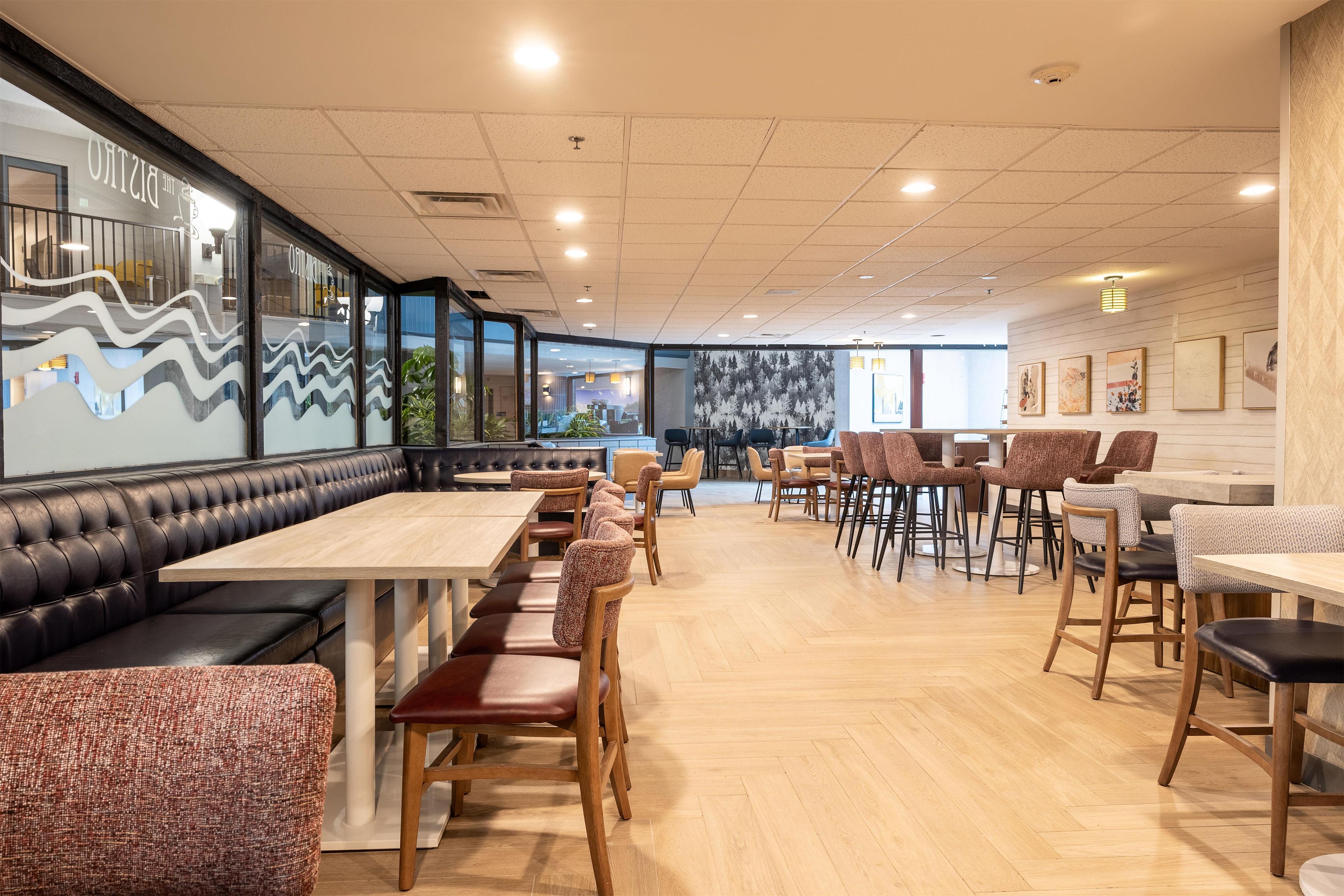 Restaurant | DoubleTree by Hilton Austin, MN