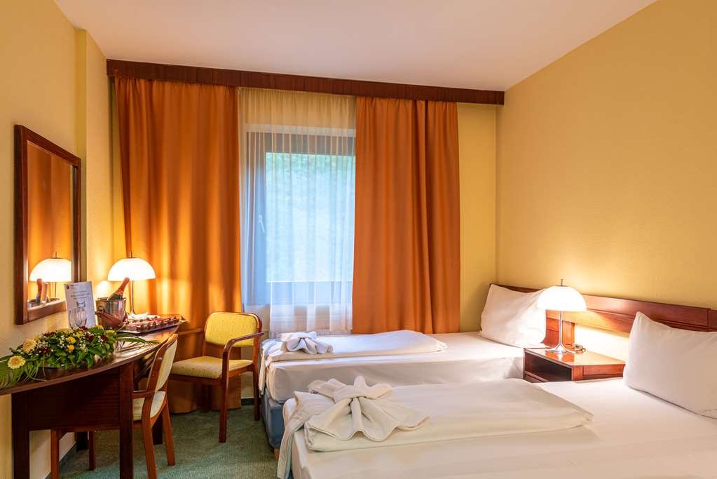HOTEL LOVER SOPRON-guestroom-Guest Room,On-Site.jpg