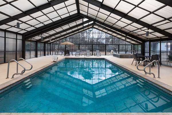 Pool,Indoor/Interior,On-Site,Property Amenity,Recreation
