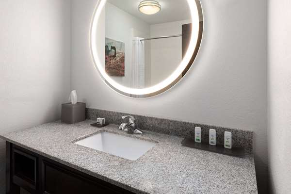 Guest Room,Bathroom,On-Site