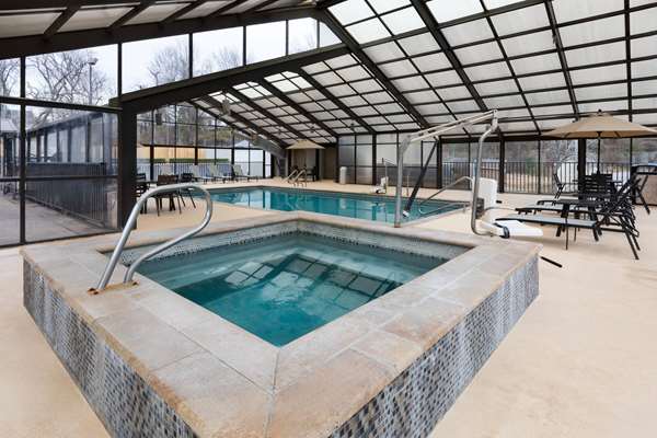 On-Site,Property Amenity,Hot Tub