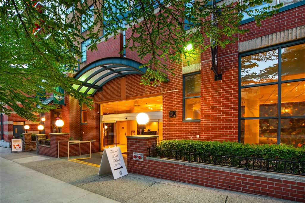 Grand Park Hotel & Suites Downtown