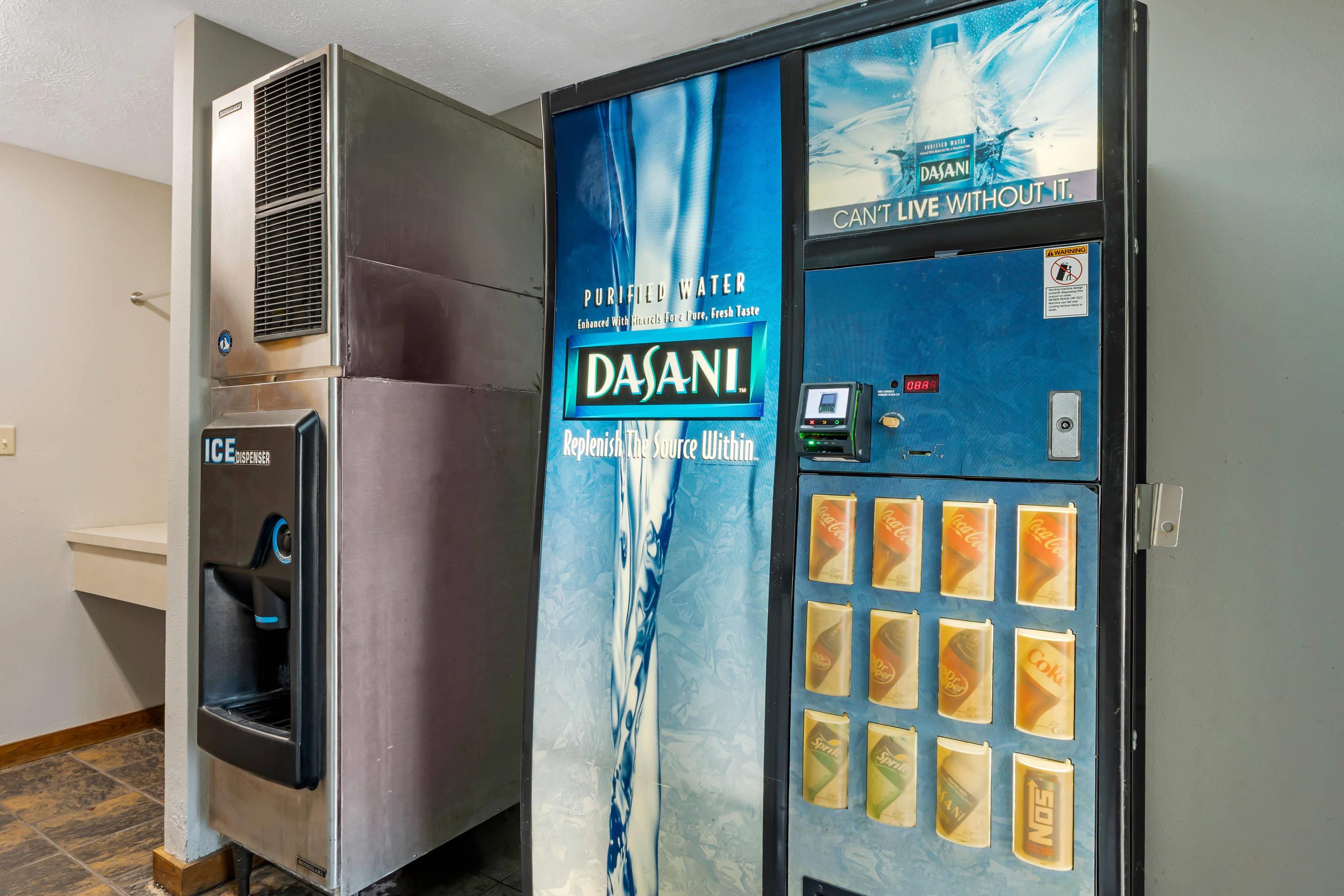 Hotel vending area | MainStay Suites Springfield South - Battlefield Rd