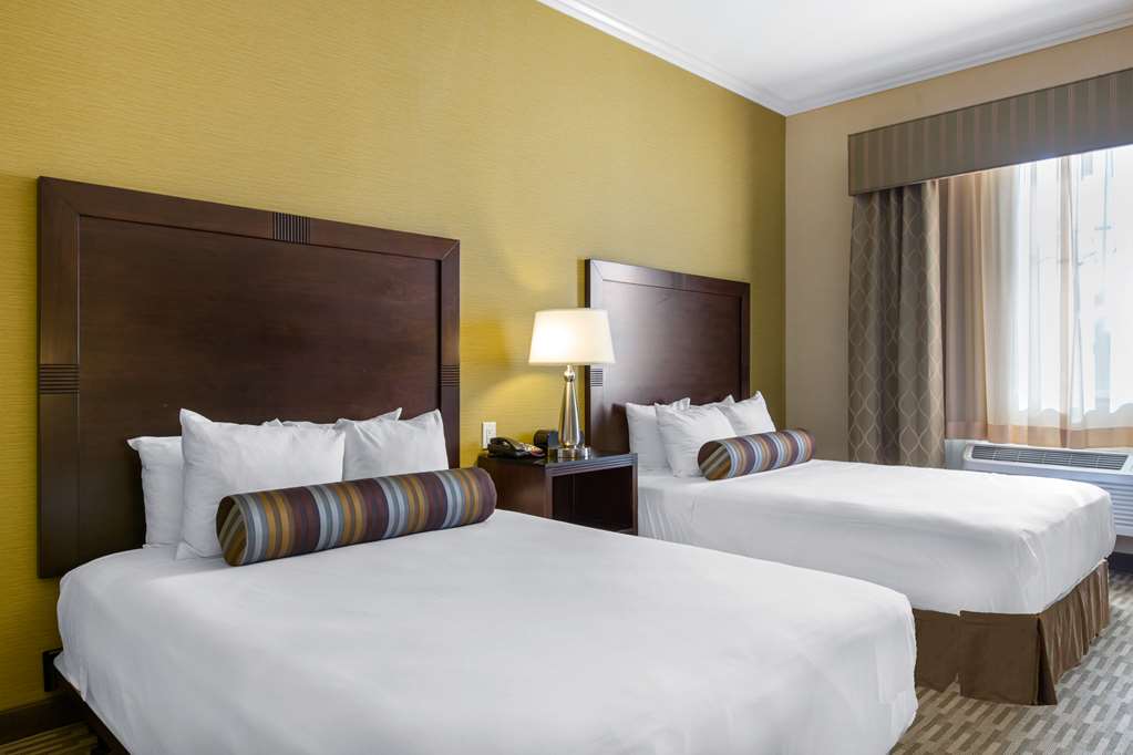 THE OAKS HOTEL AND SUITES-guestroom-Guest Room,On-Site.jpg