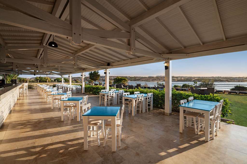 LA QUINTA BY WYNDHAM CESME-guestroom-Dining,Dining Area,Snack Bar,On-Site.jpg